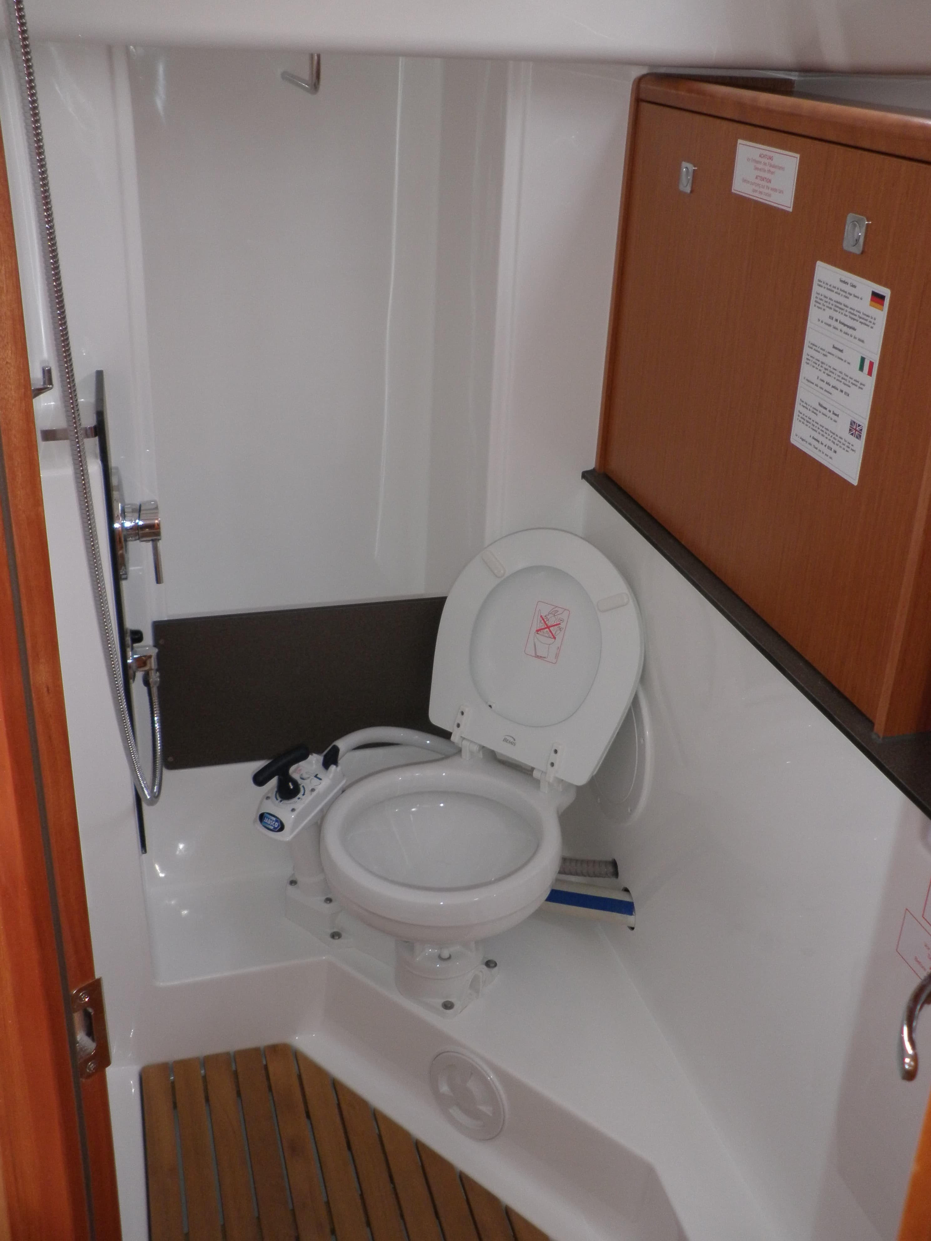 Bavaria Cruiser 33 - photo 16