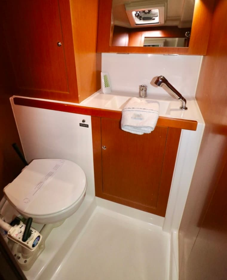 Oceanis 41.1 - photo 8