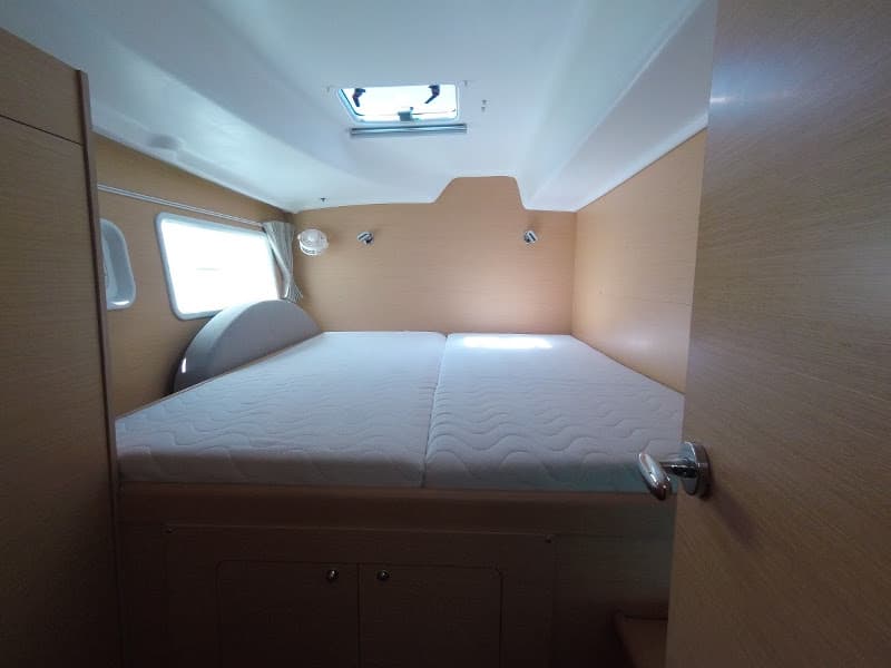 Lagoon 380 - photo 5