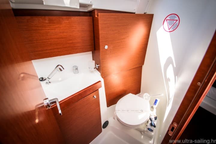 Oceanis 35 - photo 8