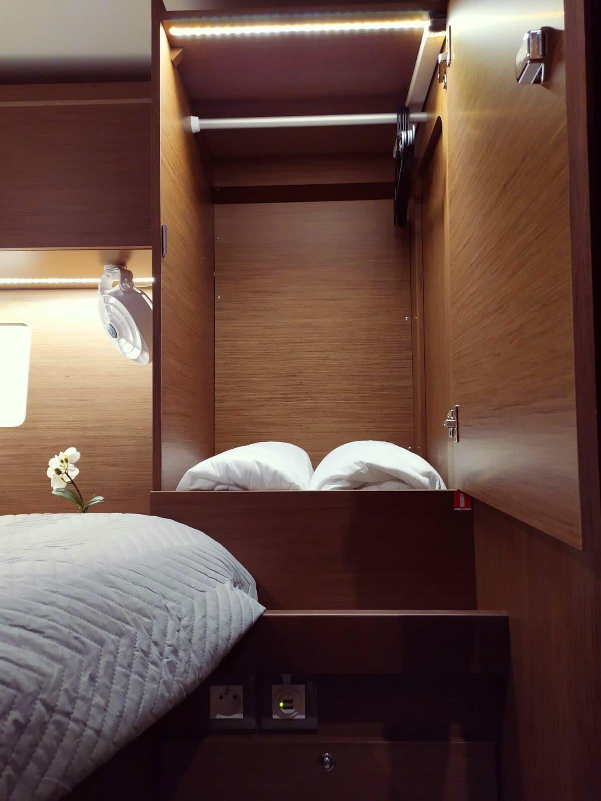 Oceanis 51.1 - photo 24