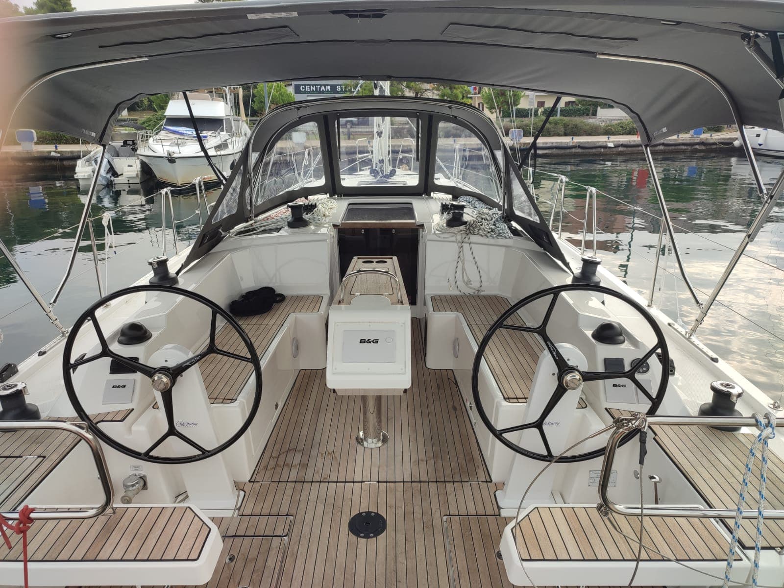 Bavaria C38 - photo 9