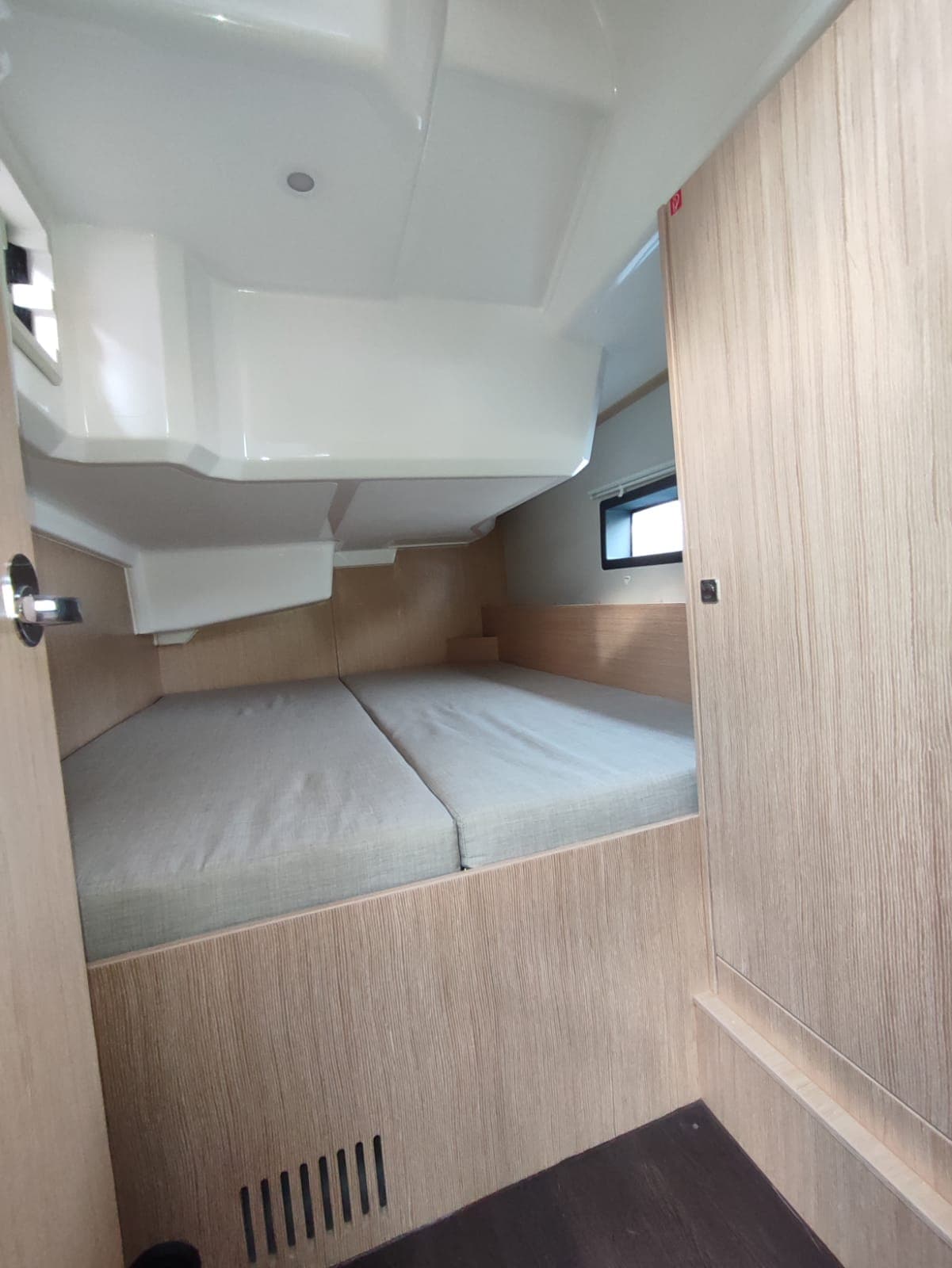 Bavaria C38 - photo 12