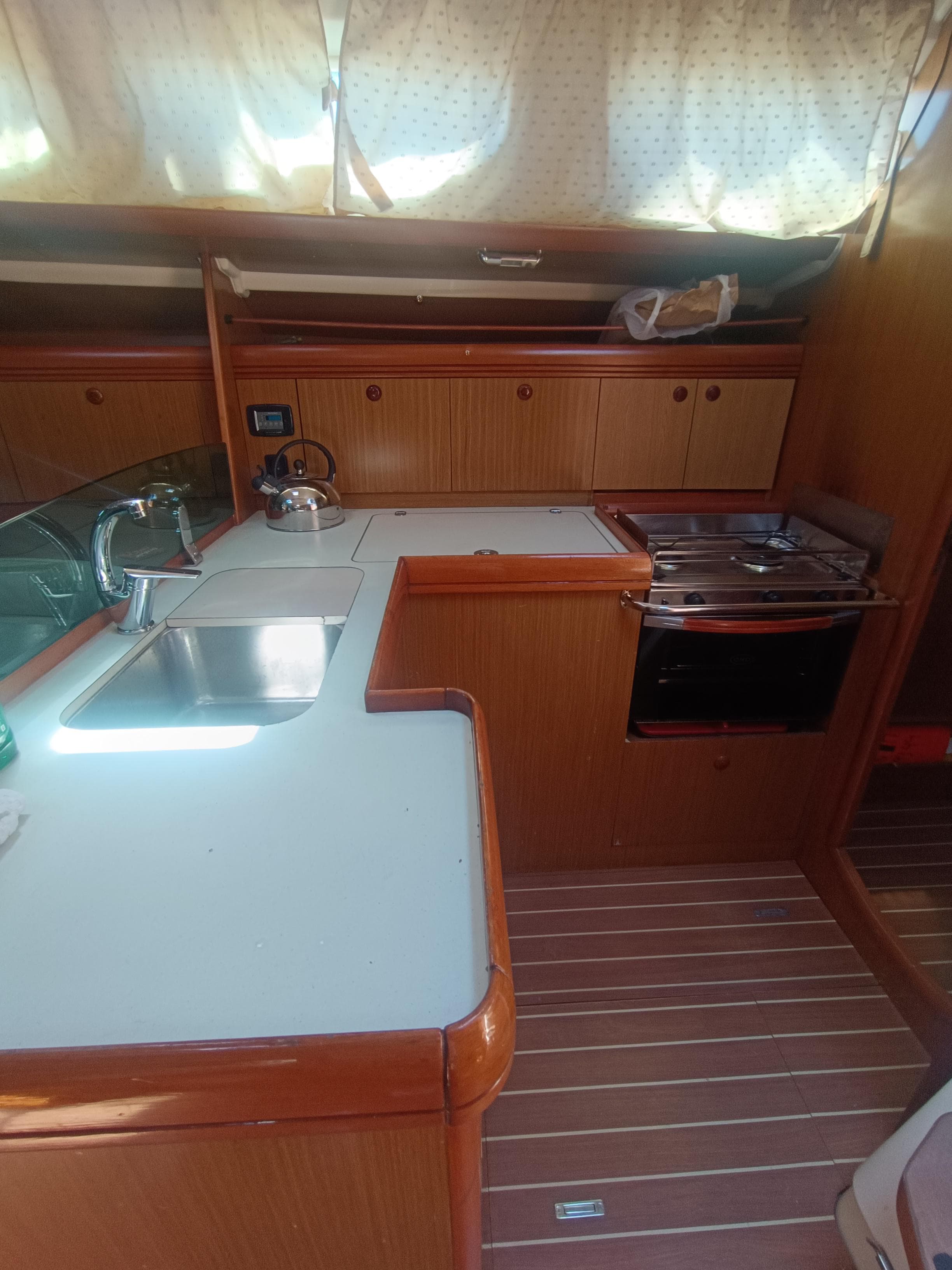 Sun Odyssey 42 i - photo 10