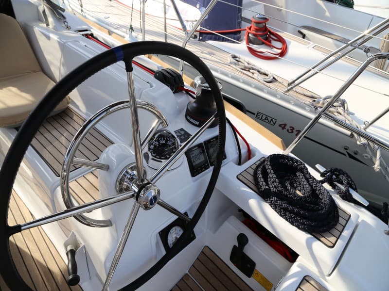Sun Odyssey 419 - photo 12