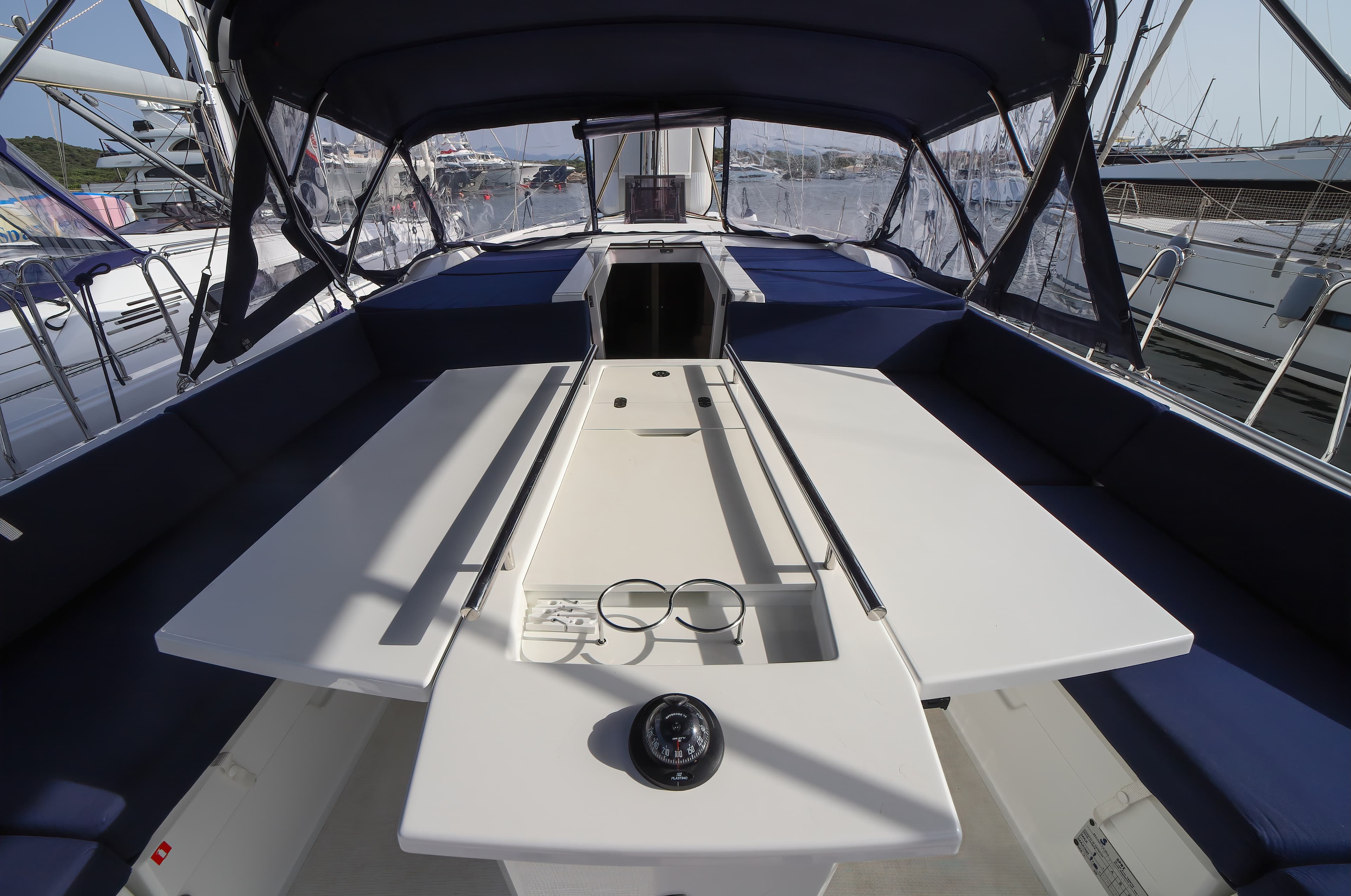 Oceanis 51.1 - photo 15