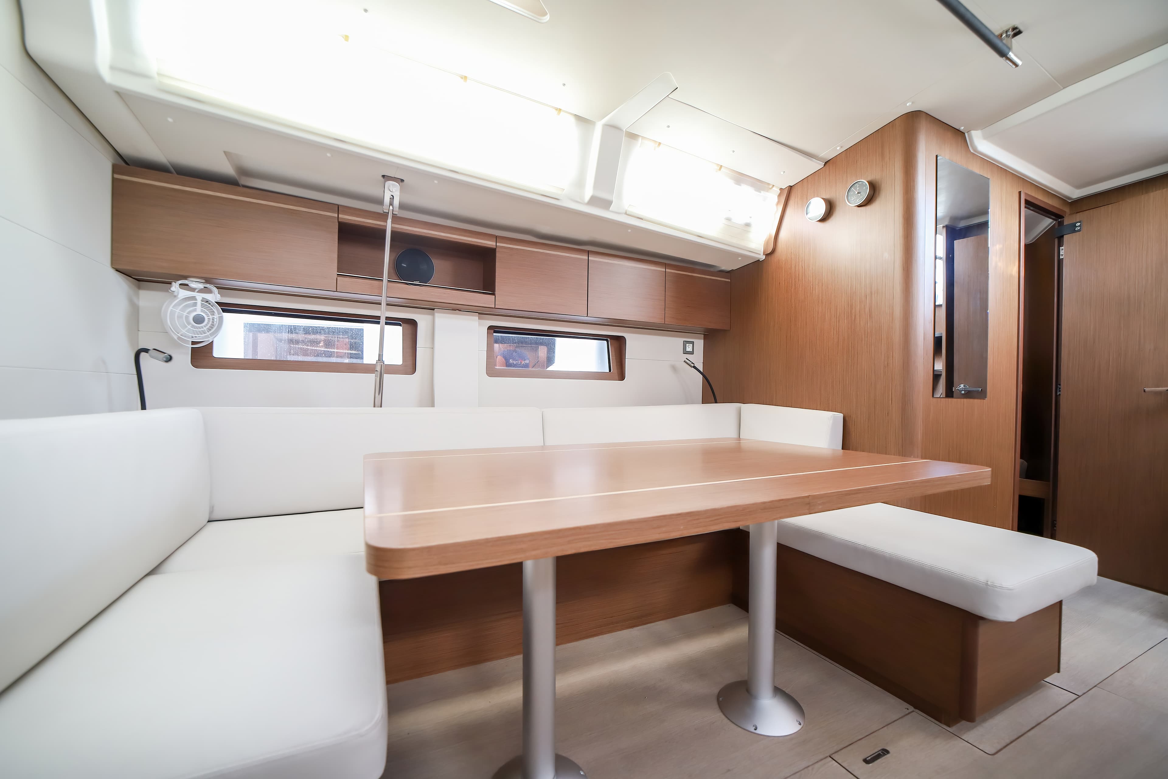 Oceanis 51.1 - photo 16