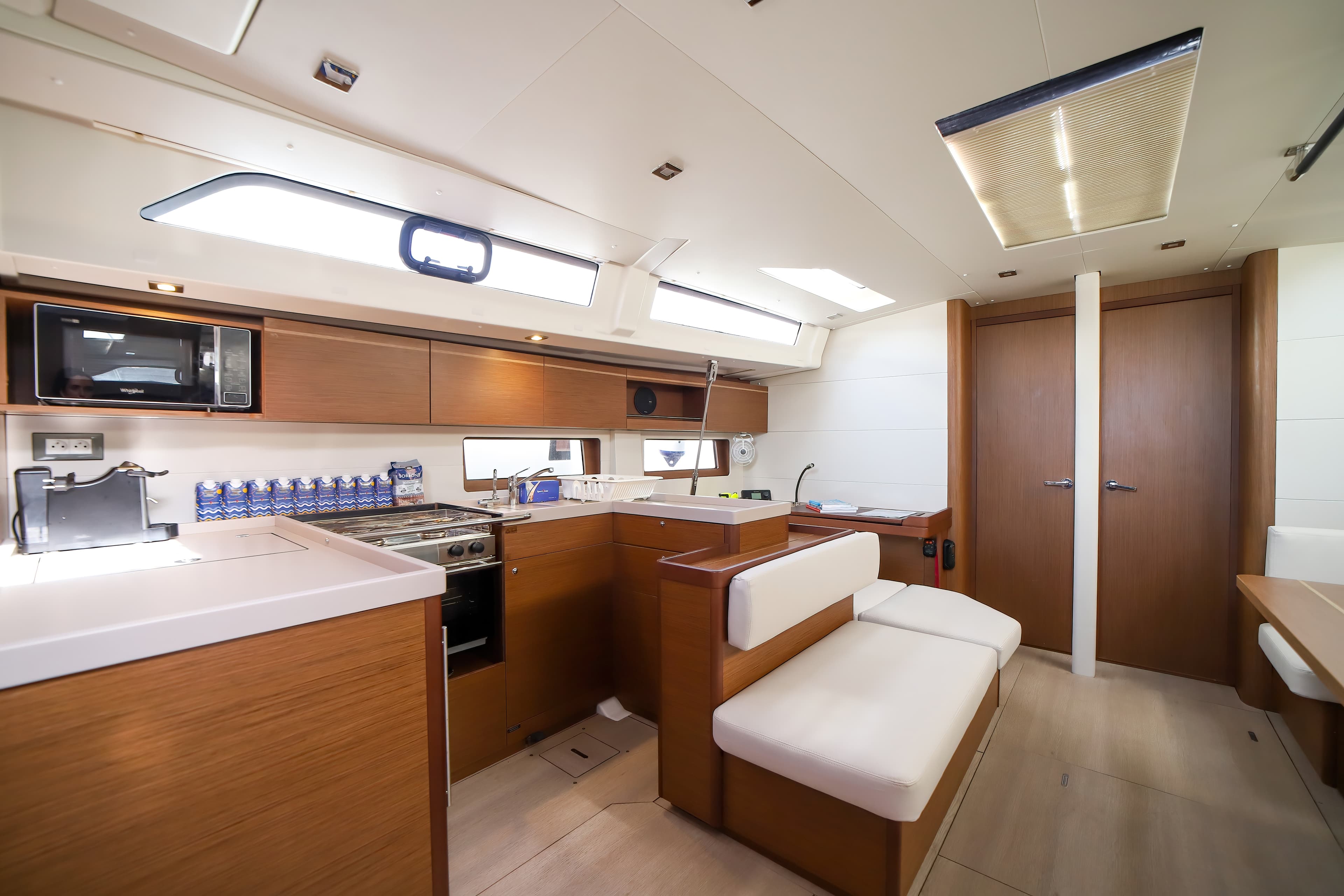 Oceanis 51.1 - photo 9