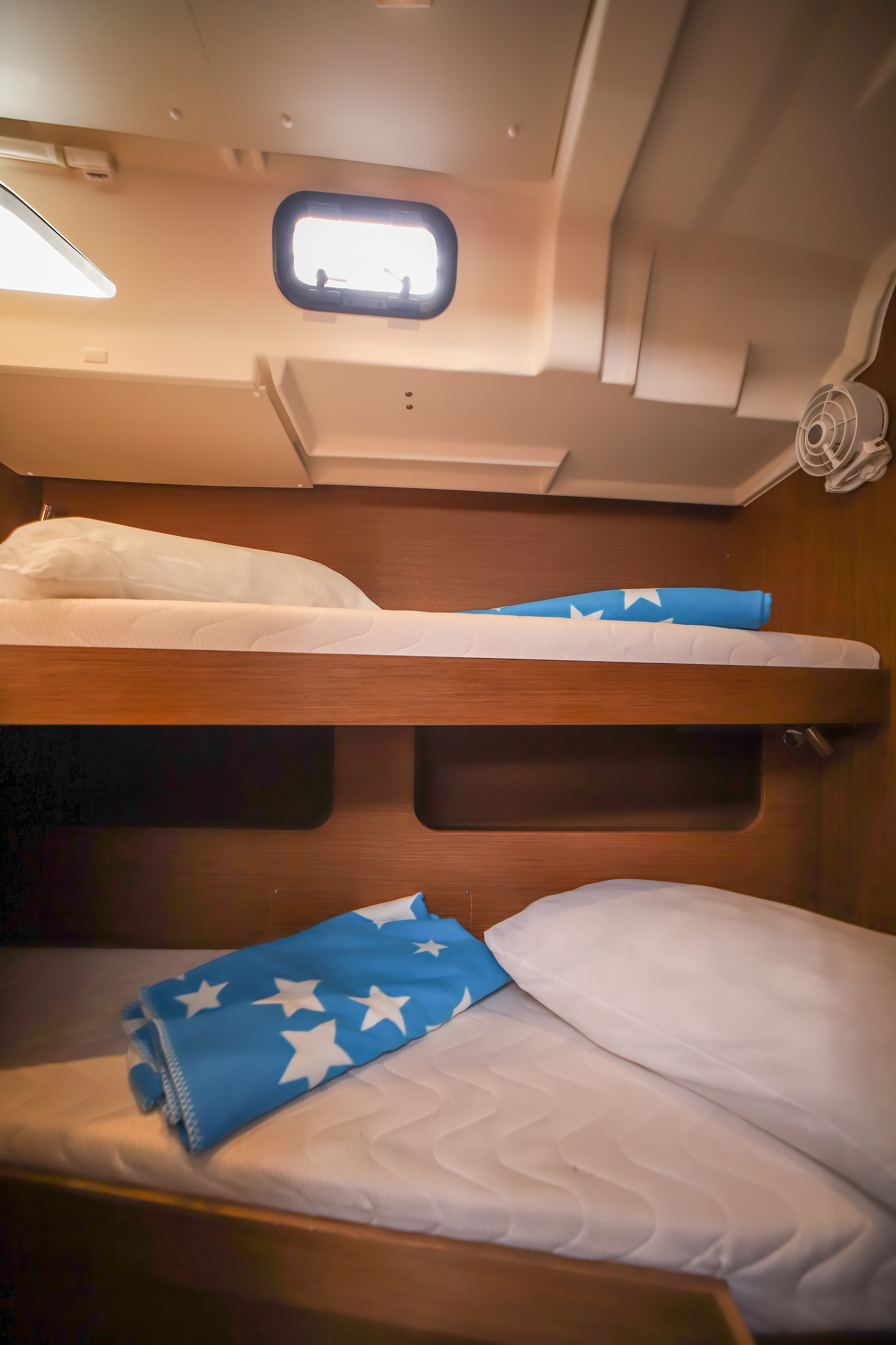 Oceanis 51.1 - photo 23