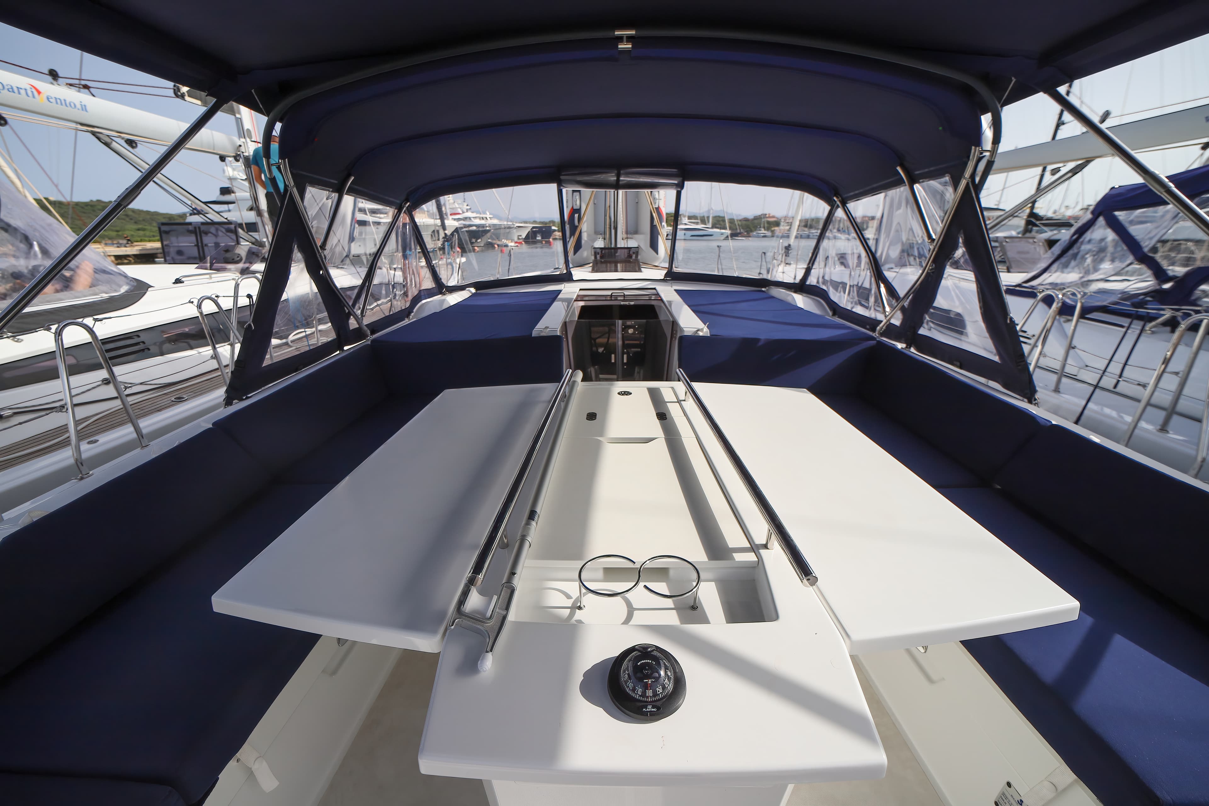 Oceanis 51.1 - photo 20
