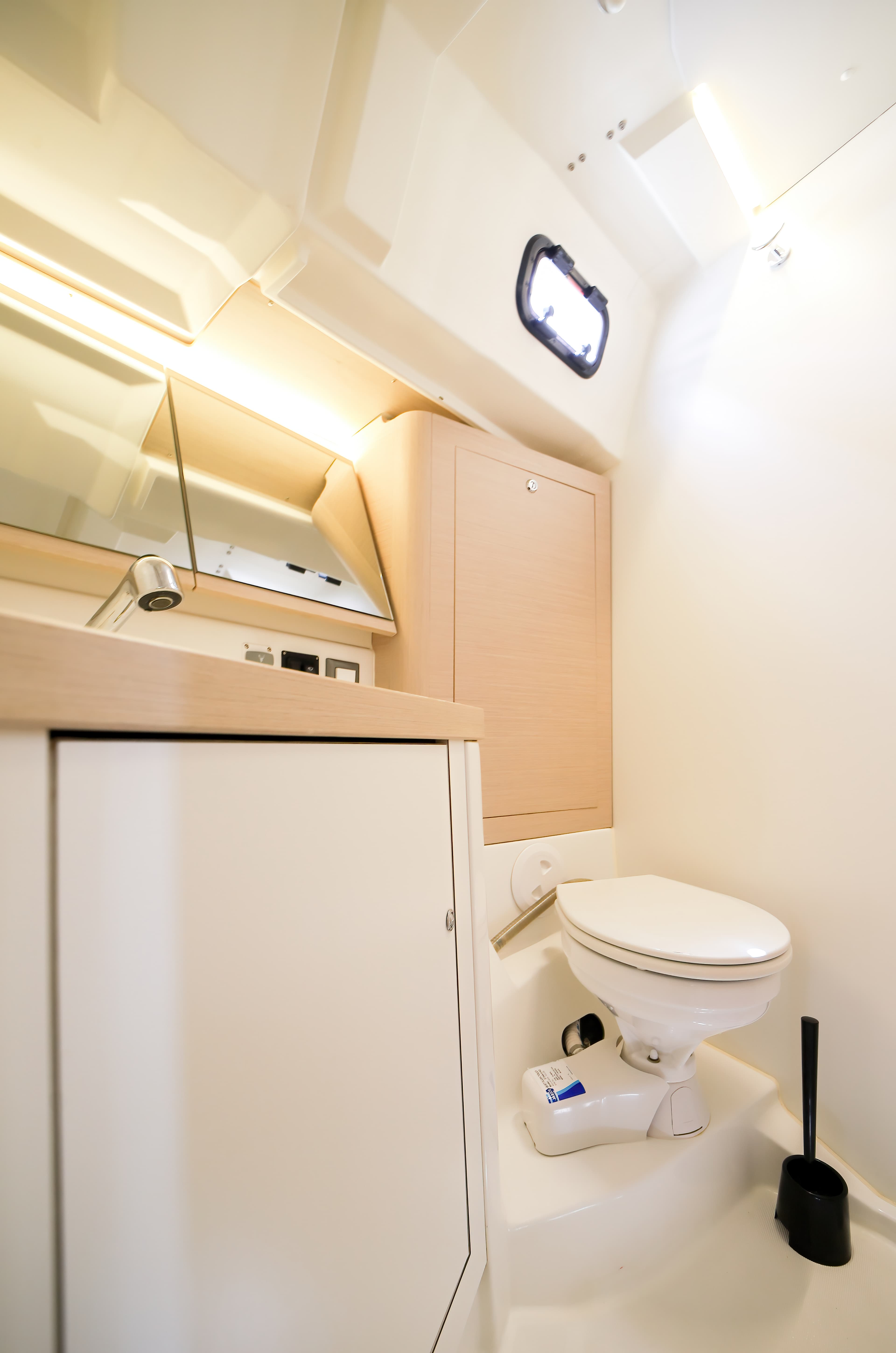 Oceanis 46.1 - photo 10