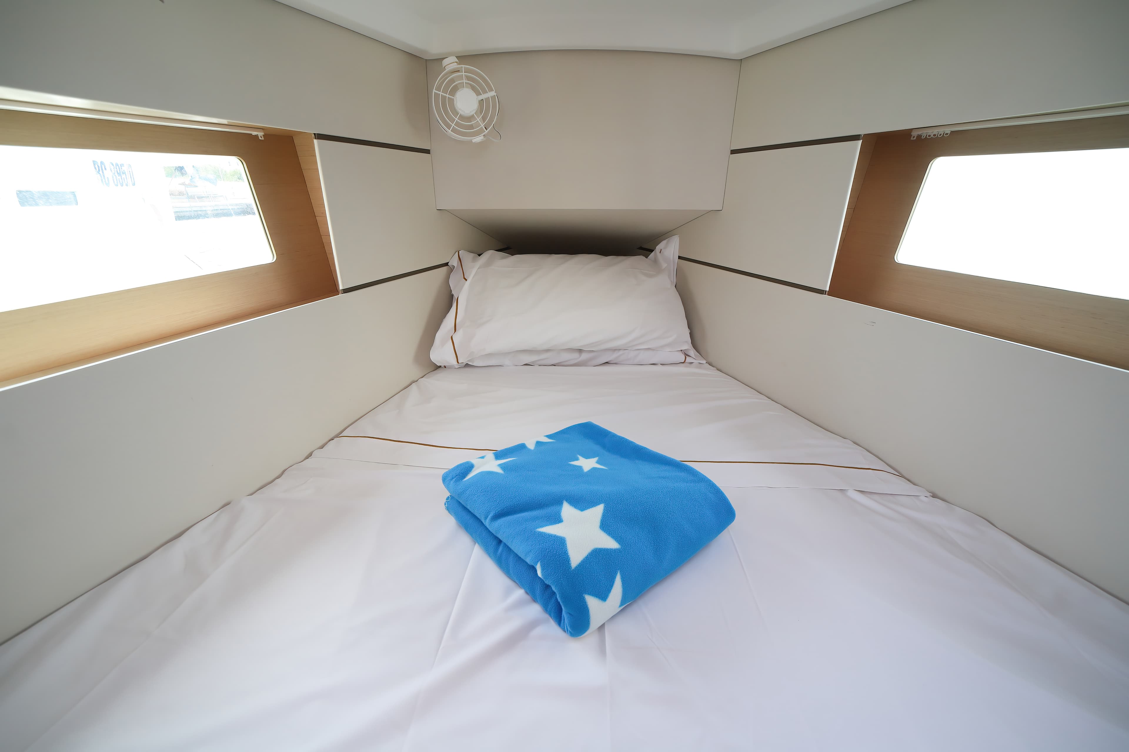 Oceanis 35.1 - photo 14