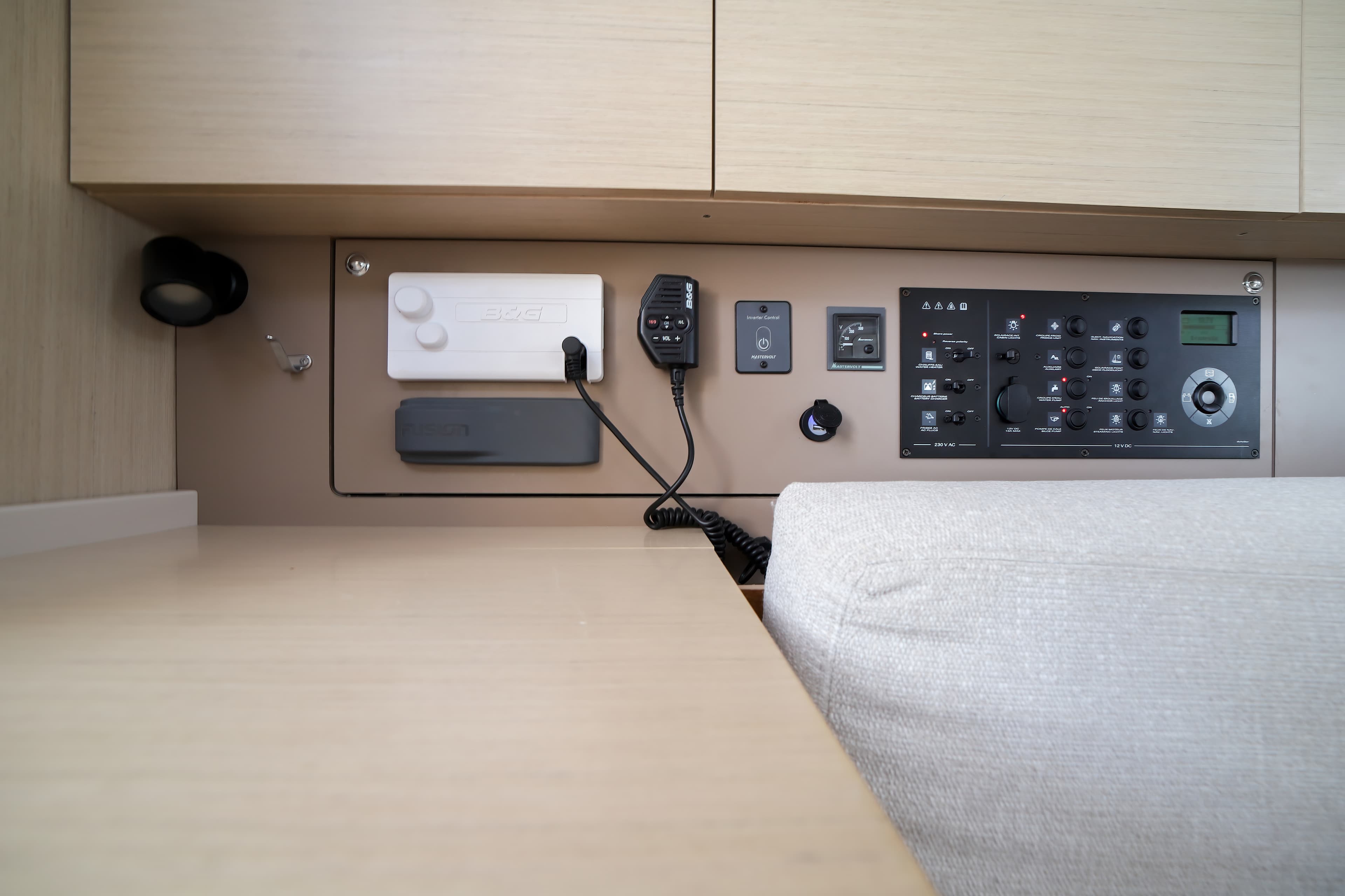 Oceanis 35.1 - photo 17