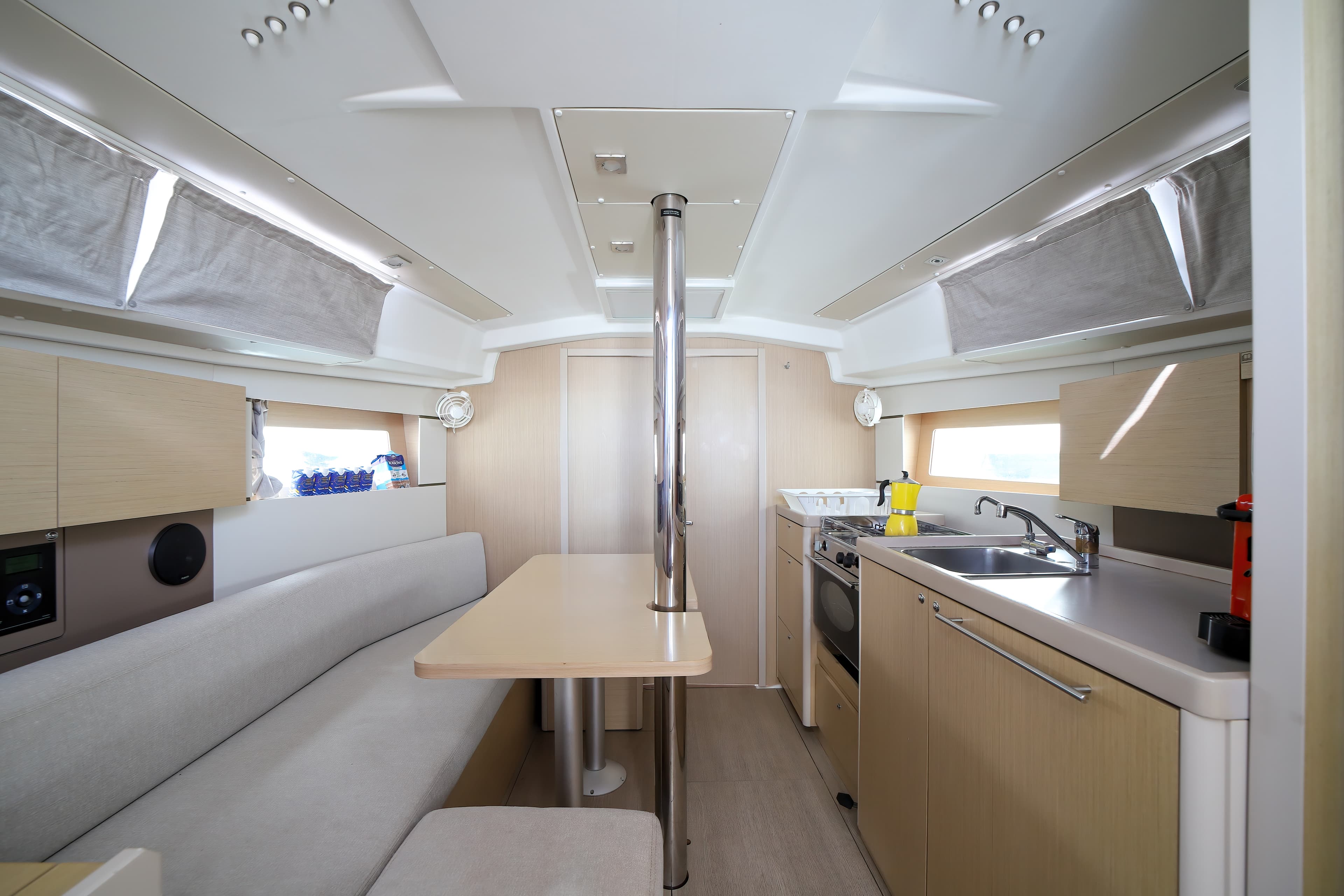 Oceanis 35.1 - photo 6