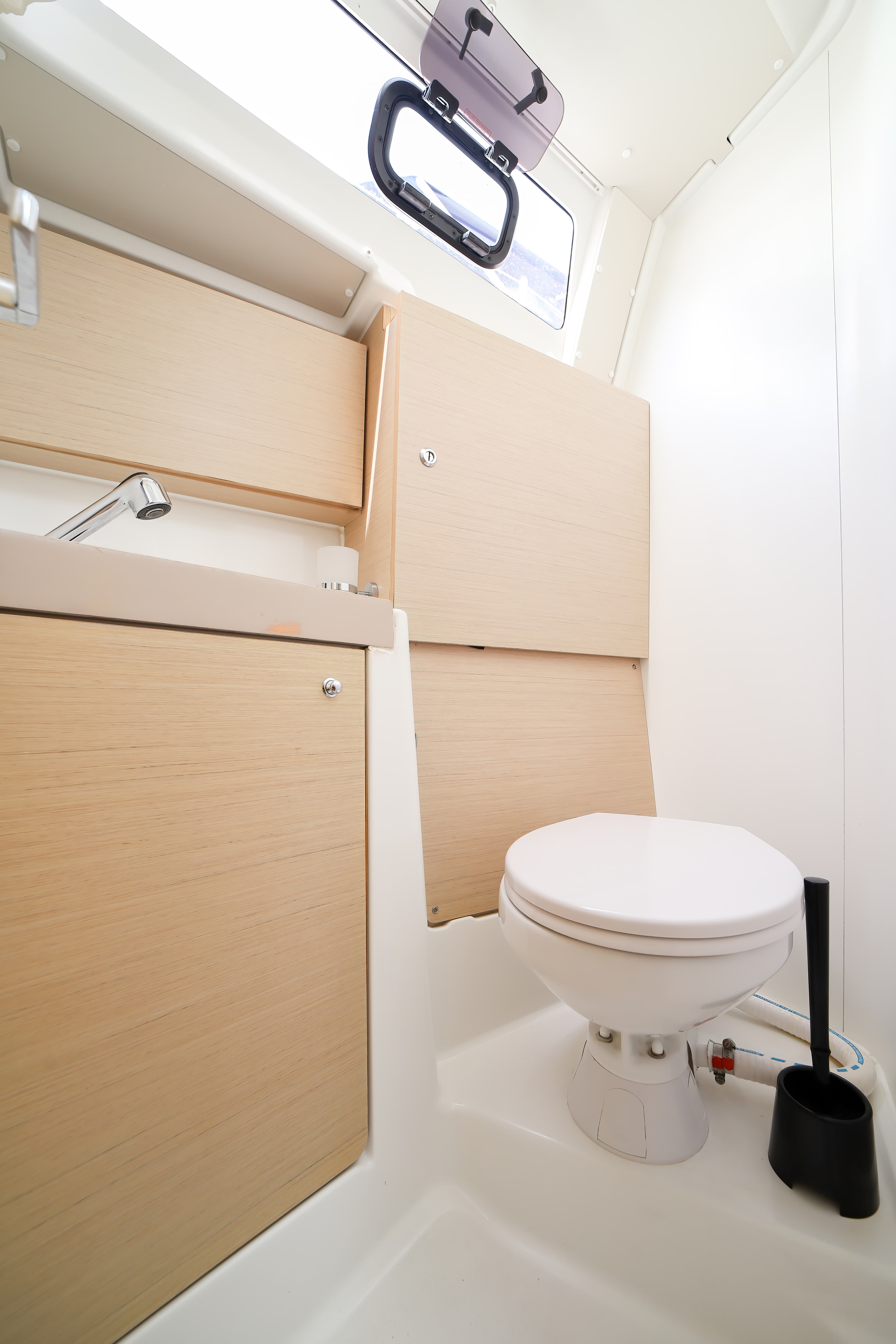 Oceanis 35.1 - photo 15