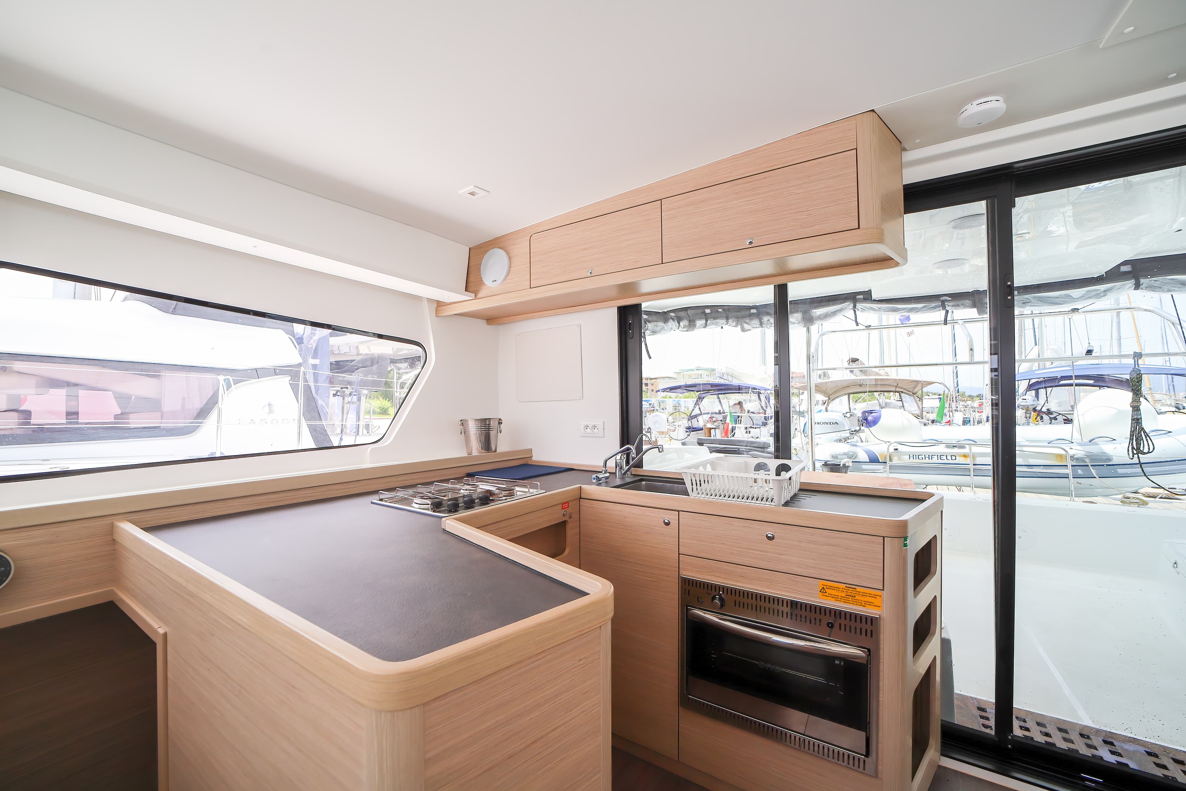 Lagoon 42 - photo 10