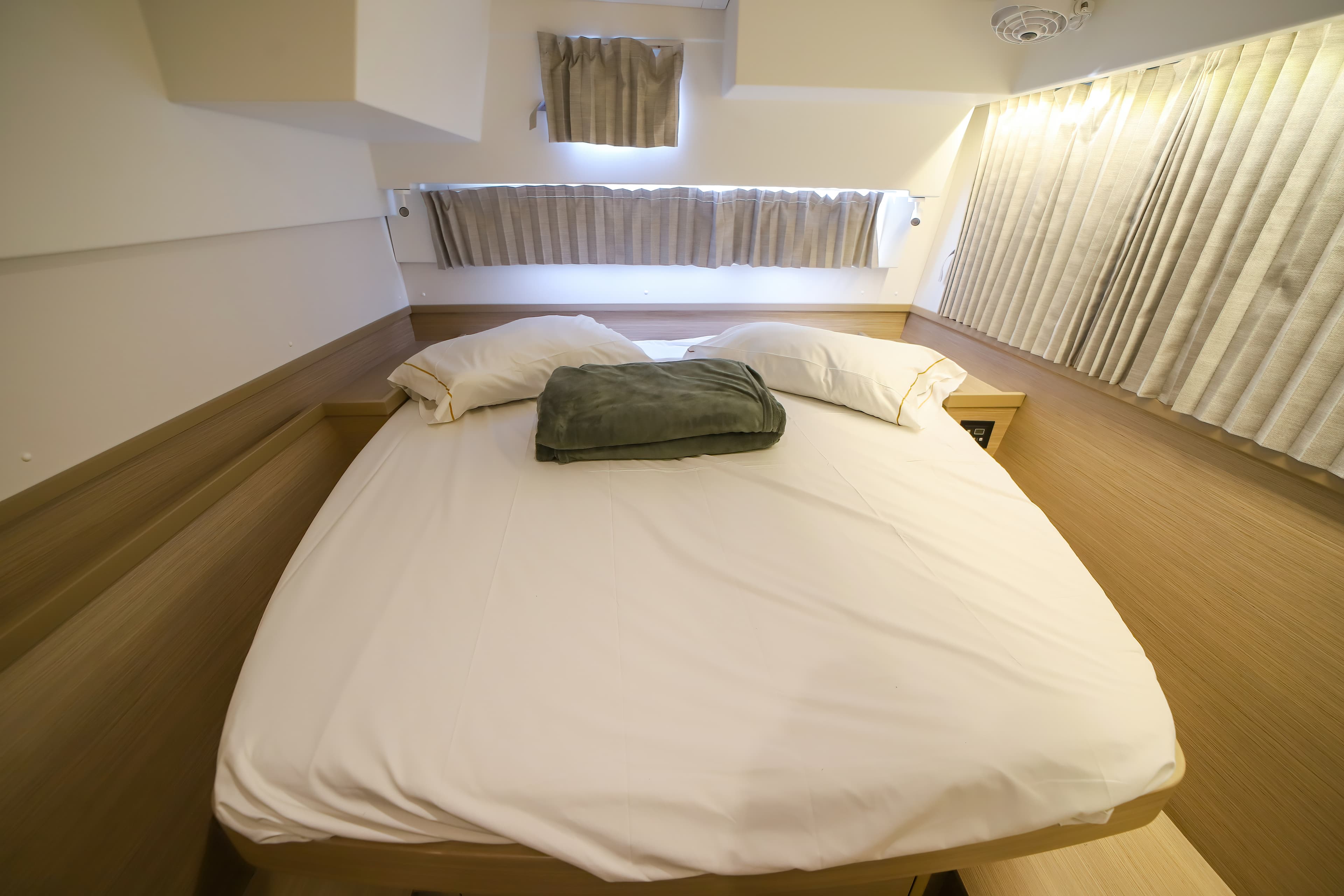 Lagoon 42 - photo 15