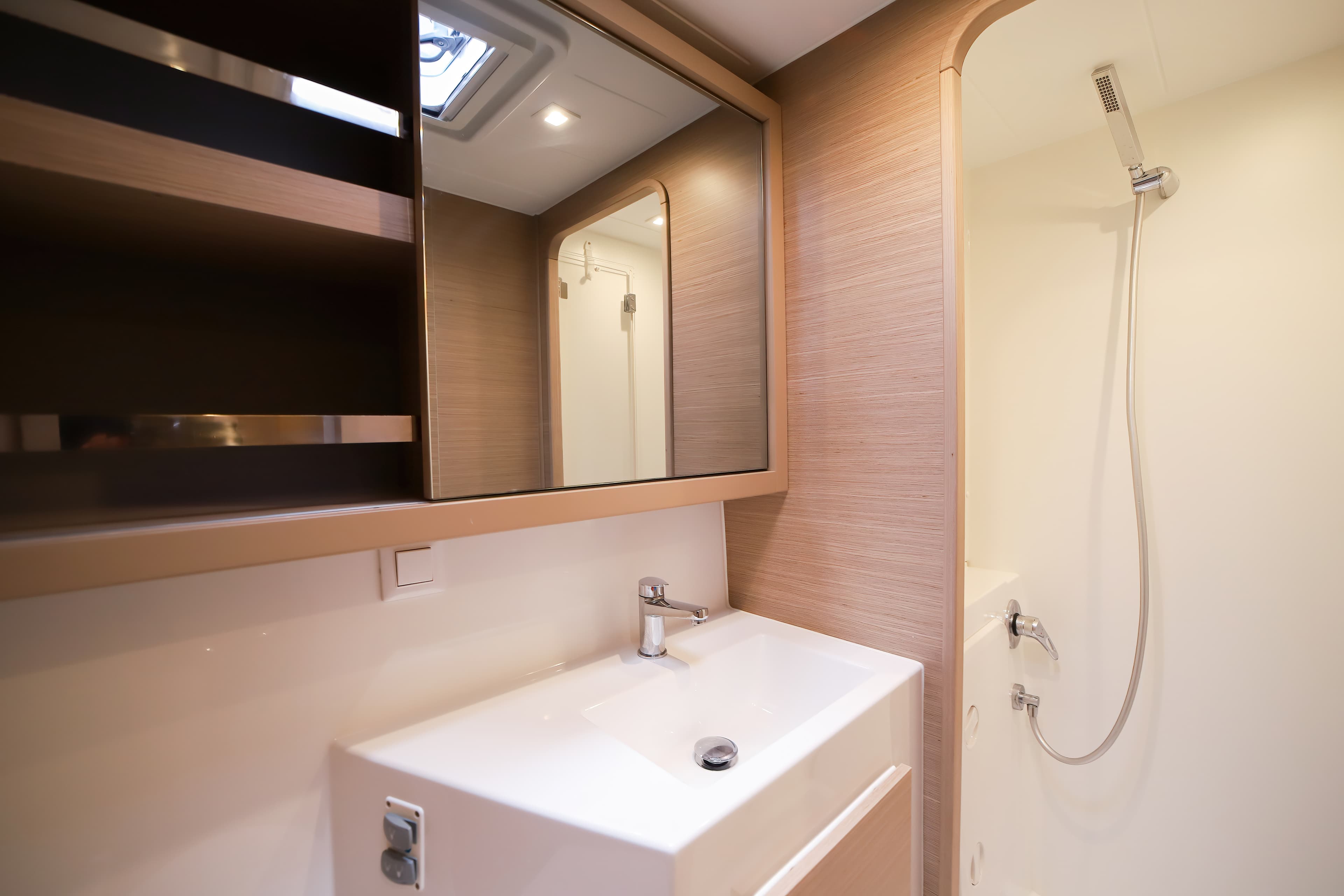 Lagoon 42 - photo 11