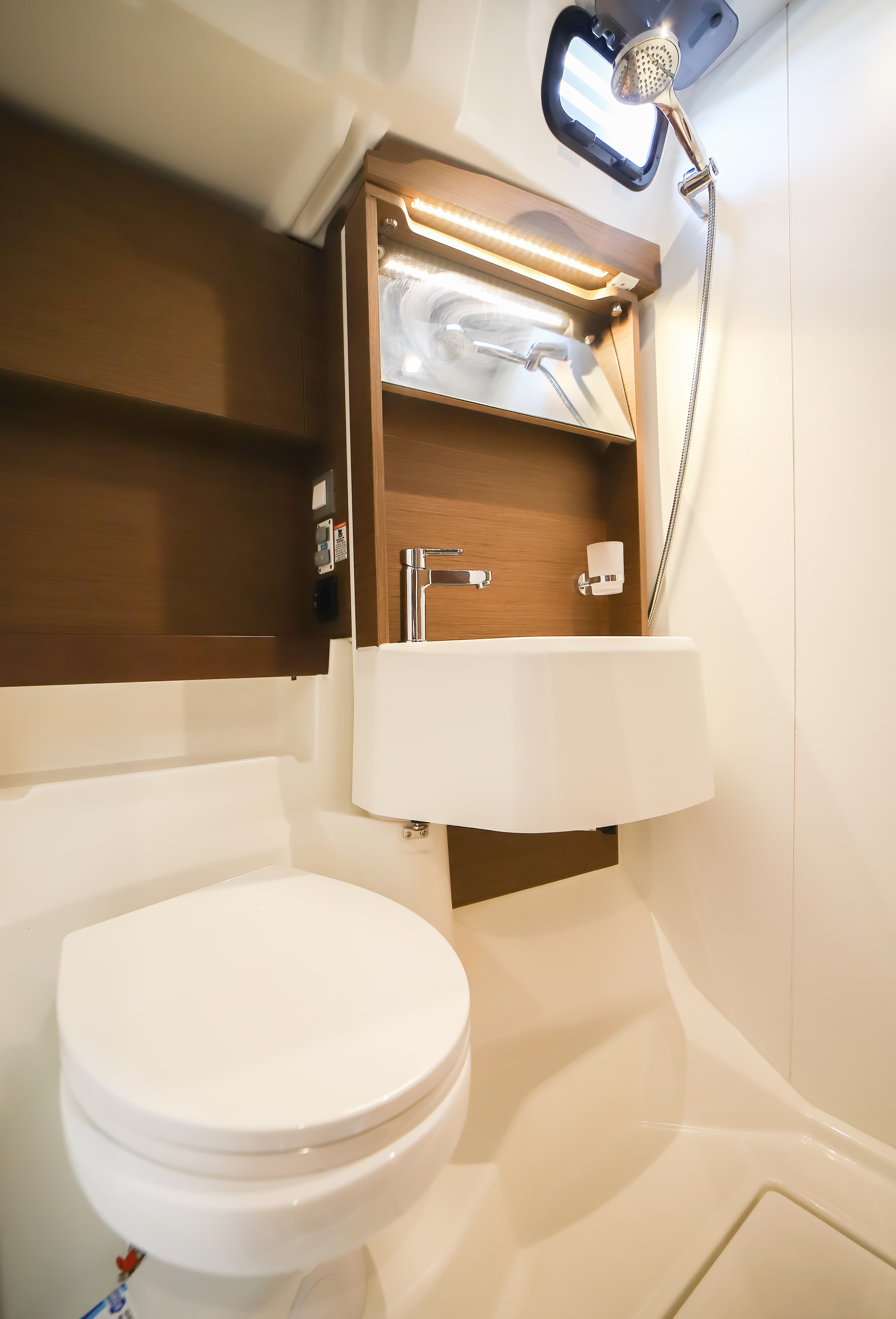 Oceanis 51.1 - photo 16