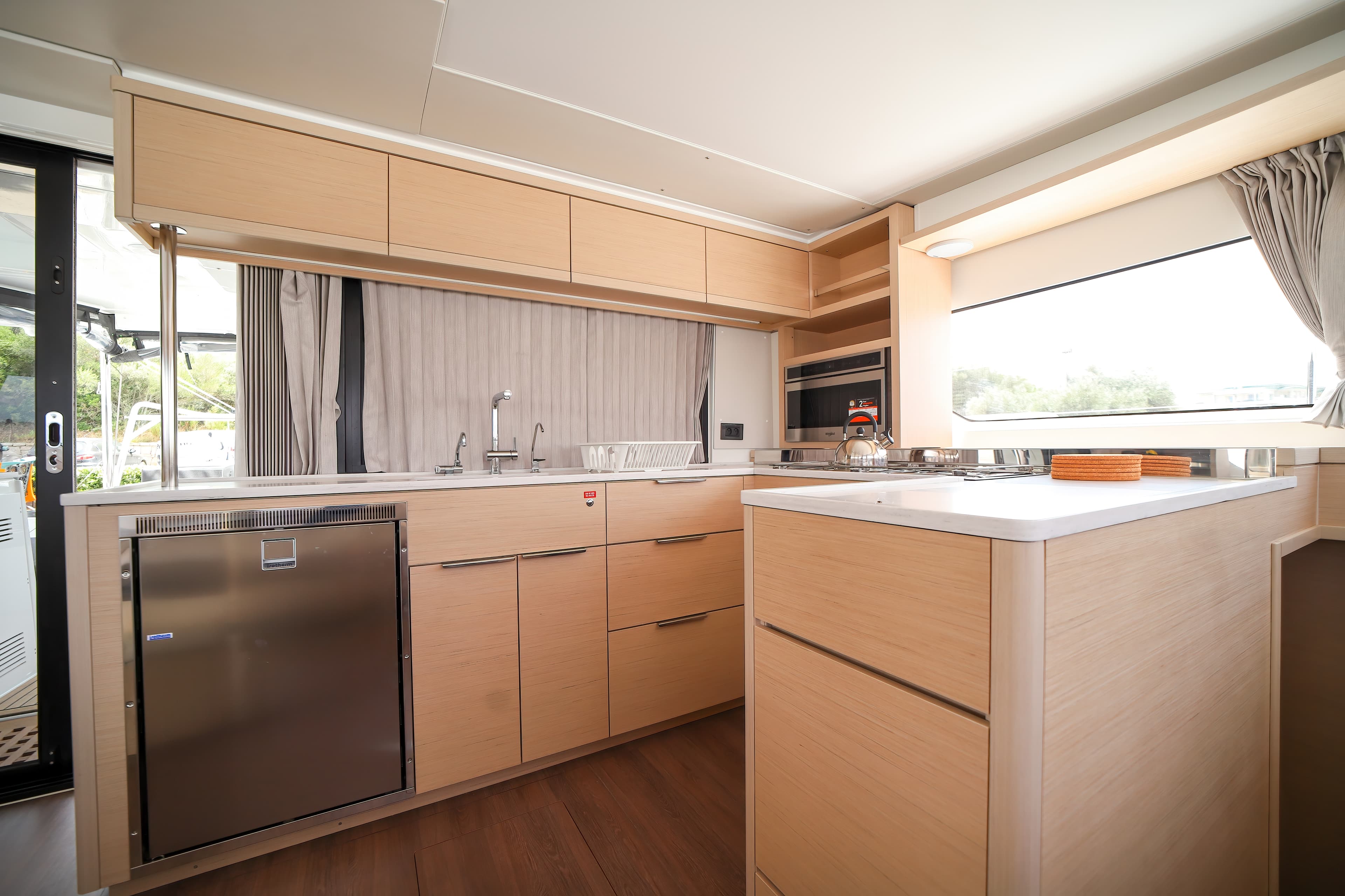 Lagoon 46  - photo 22