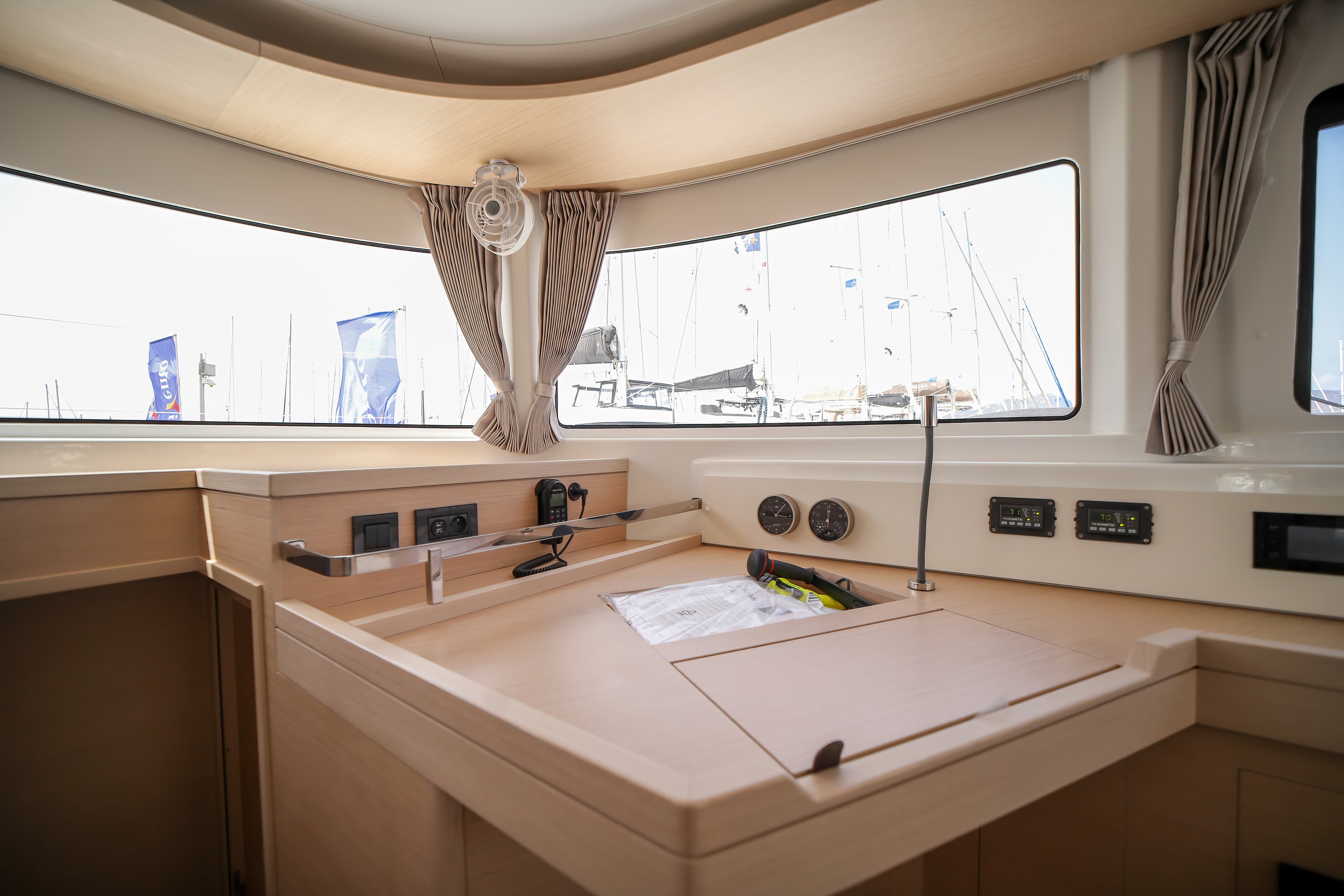 Lagoon 46  - photo 25