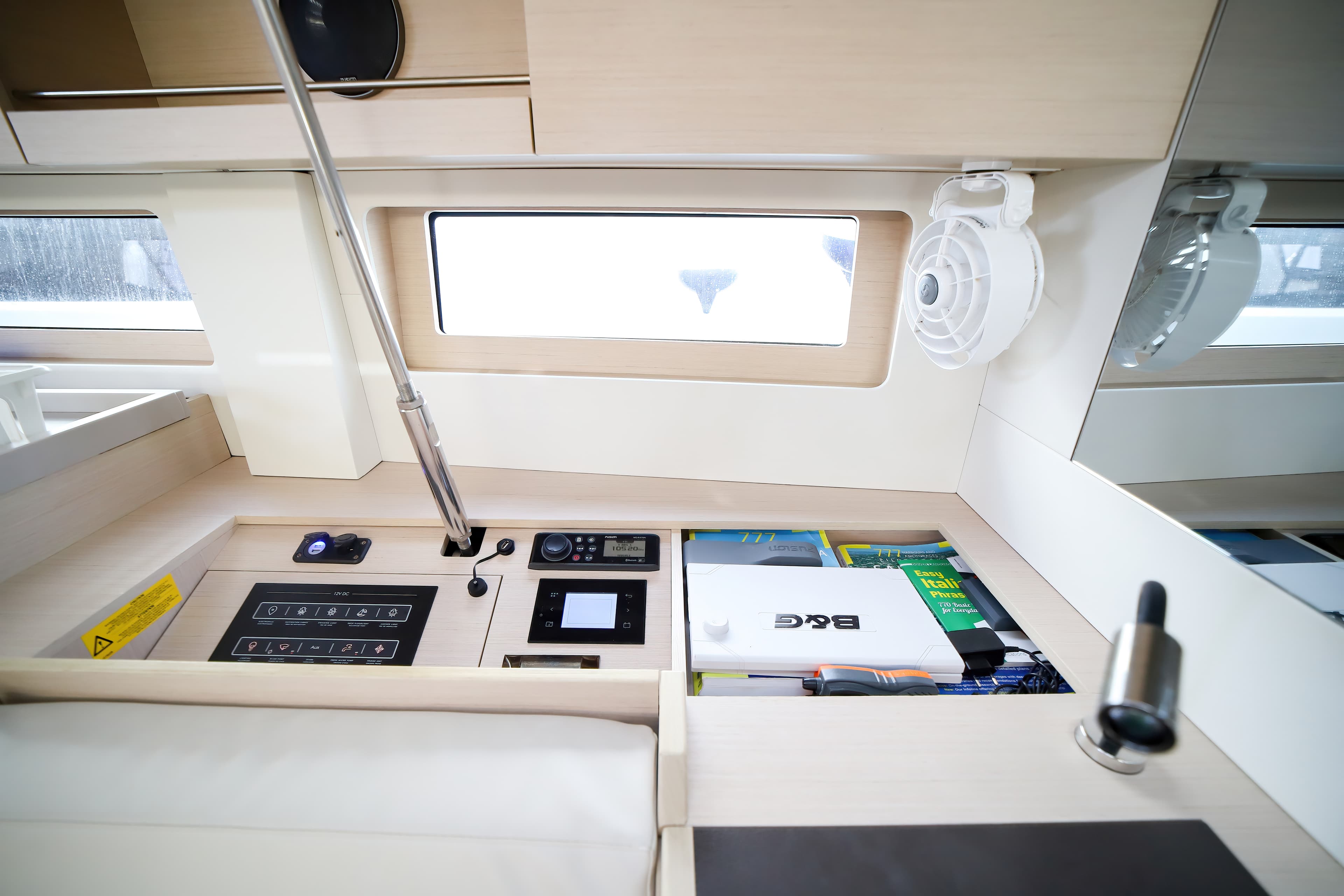 Oceanis 51.1 - photo 6