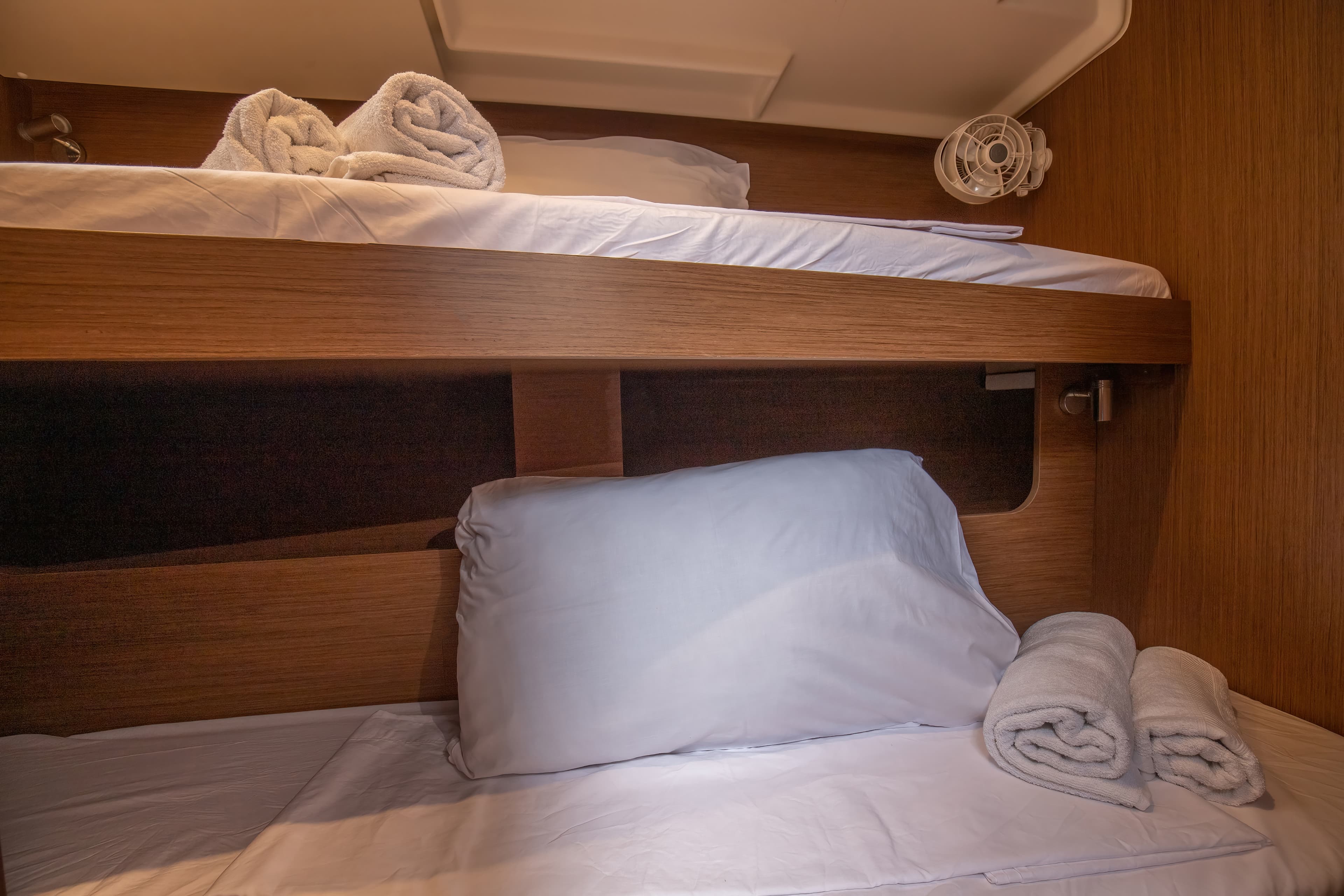 Oceanis 51.1 - photo 30