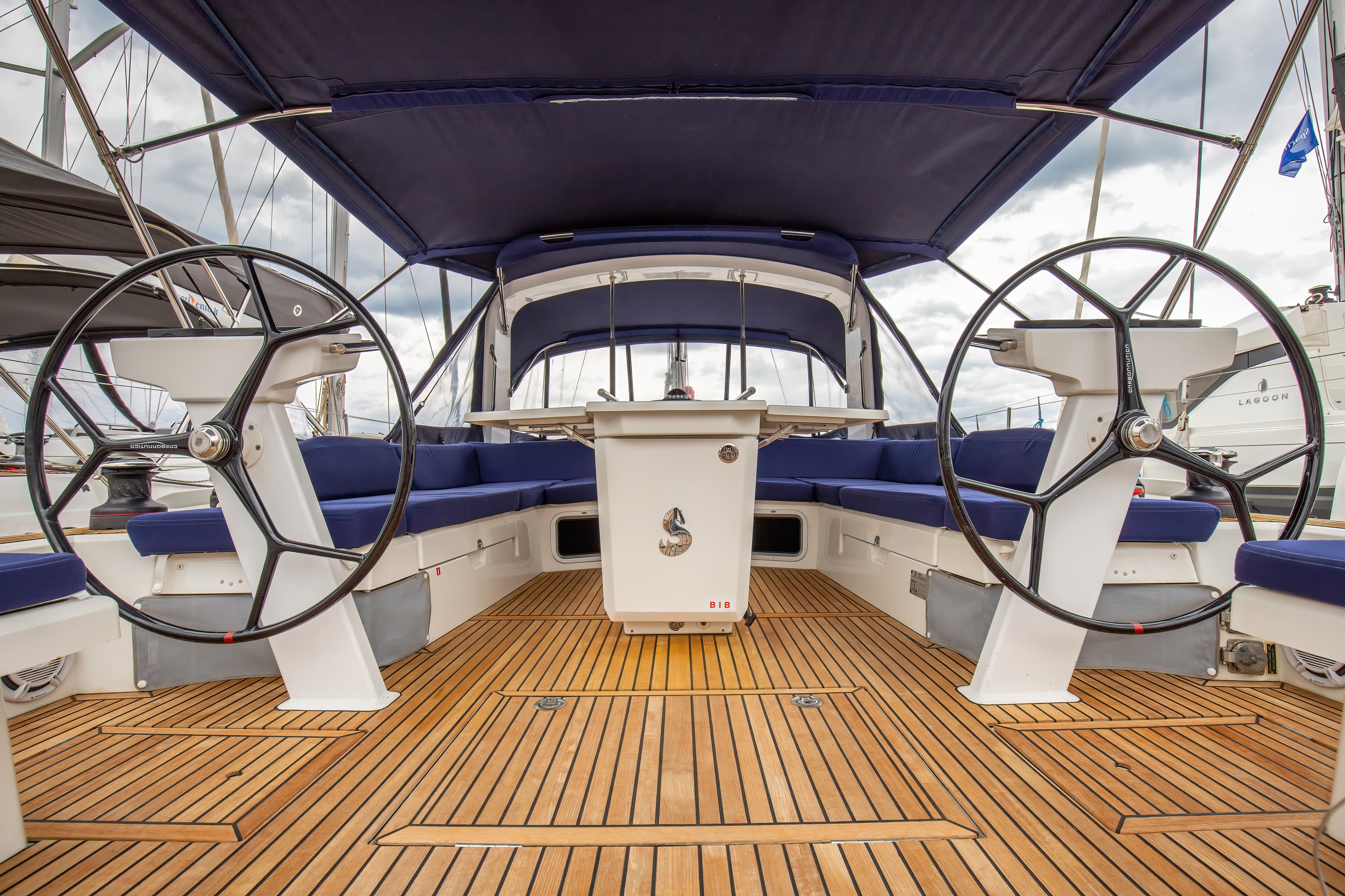 Oceanis 51.1 - photo 7