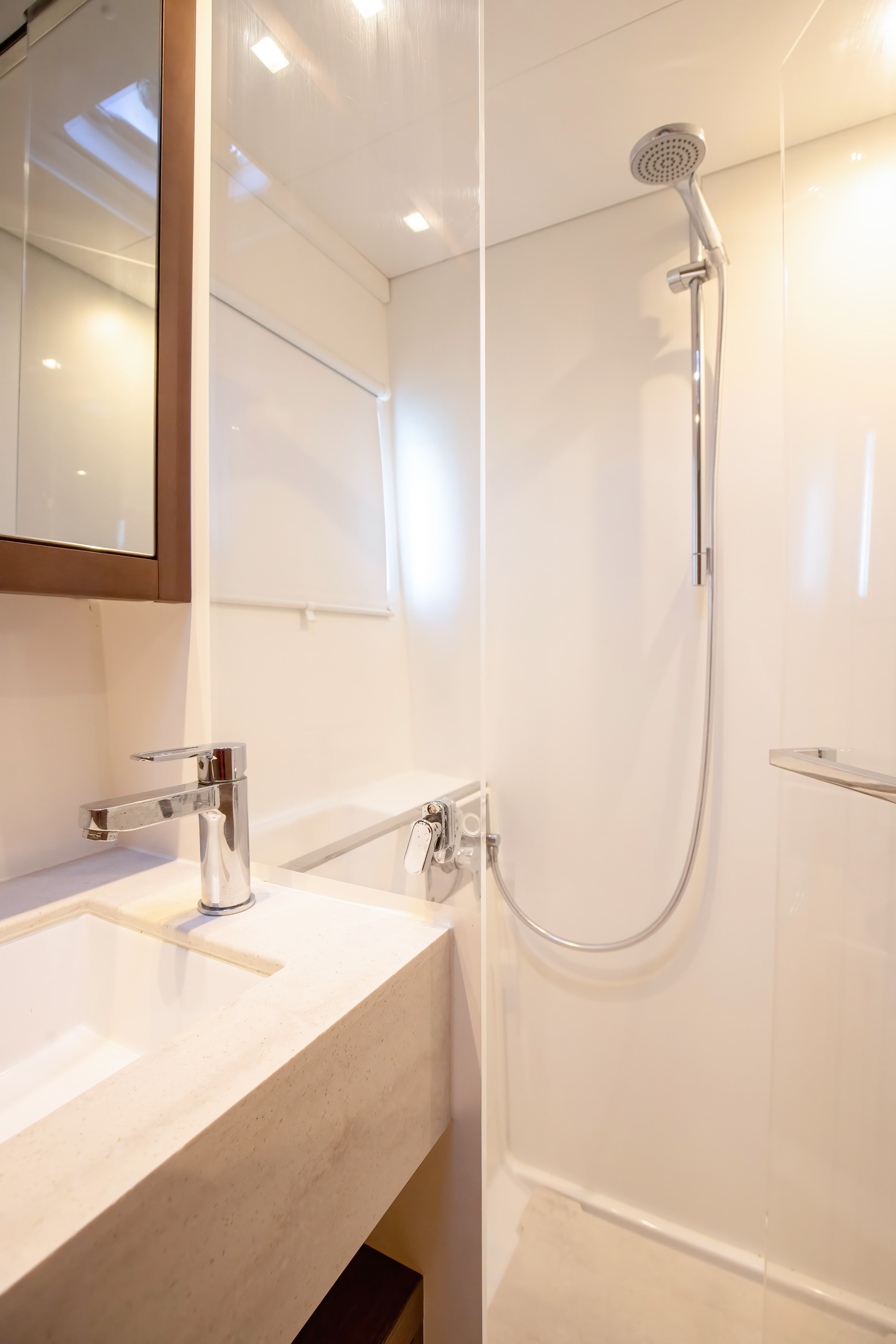 Lagoon 46  - photo 25