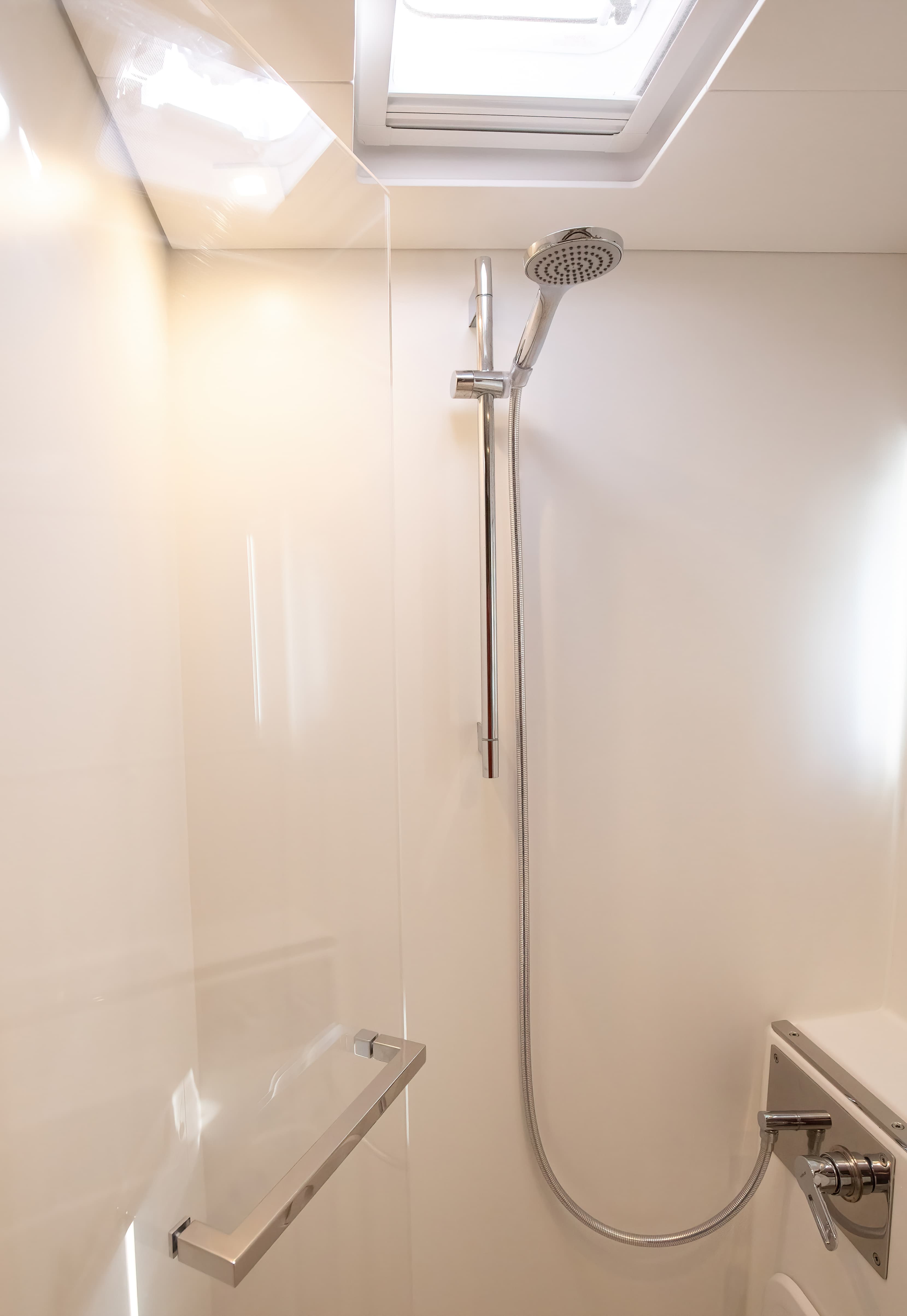 Lagoon 46  - photo 22