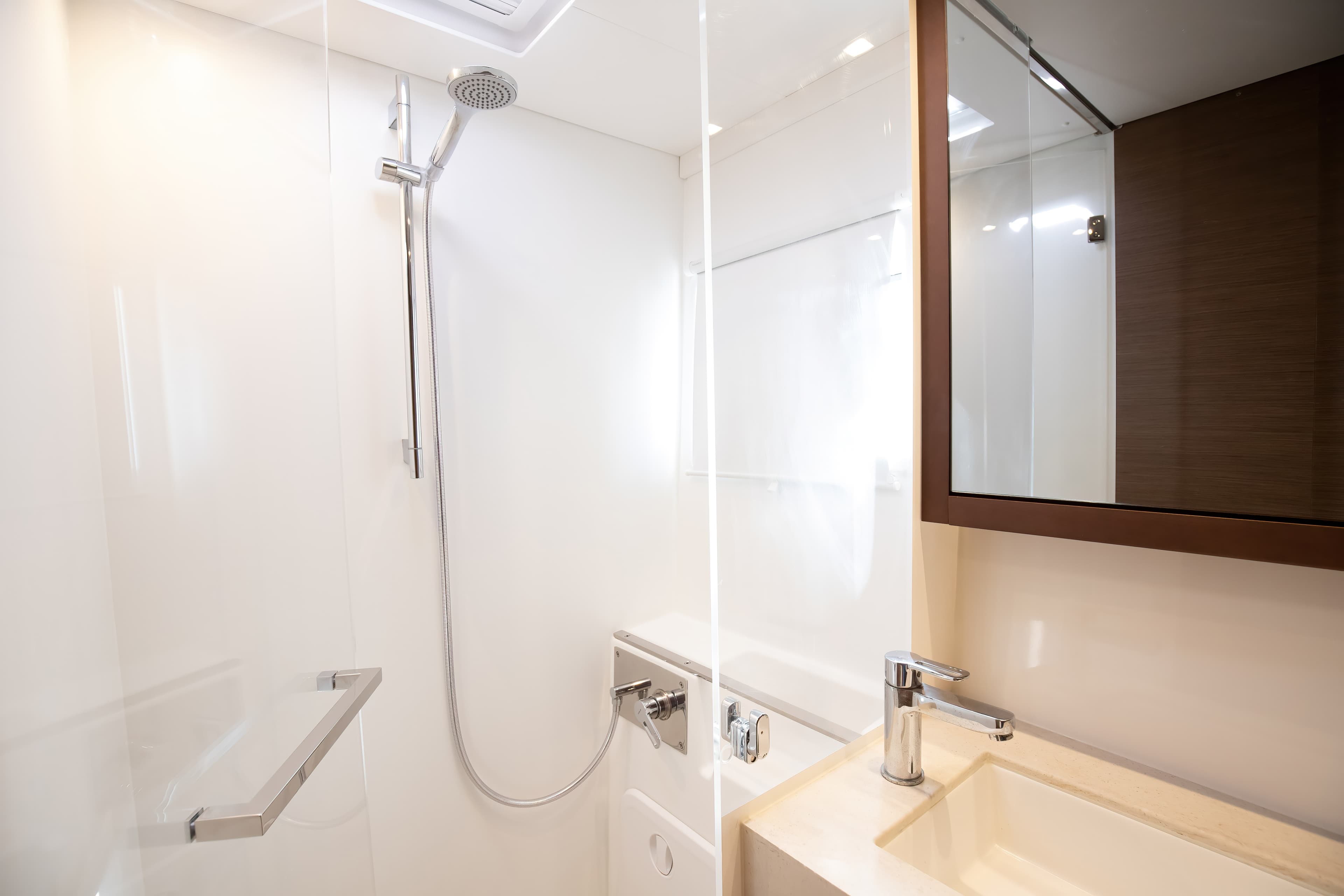 Lagoon 46  - photo 21