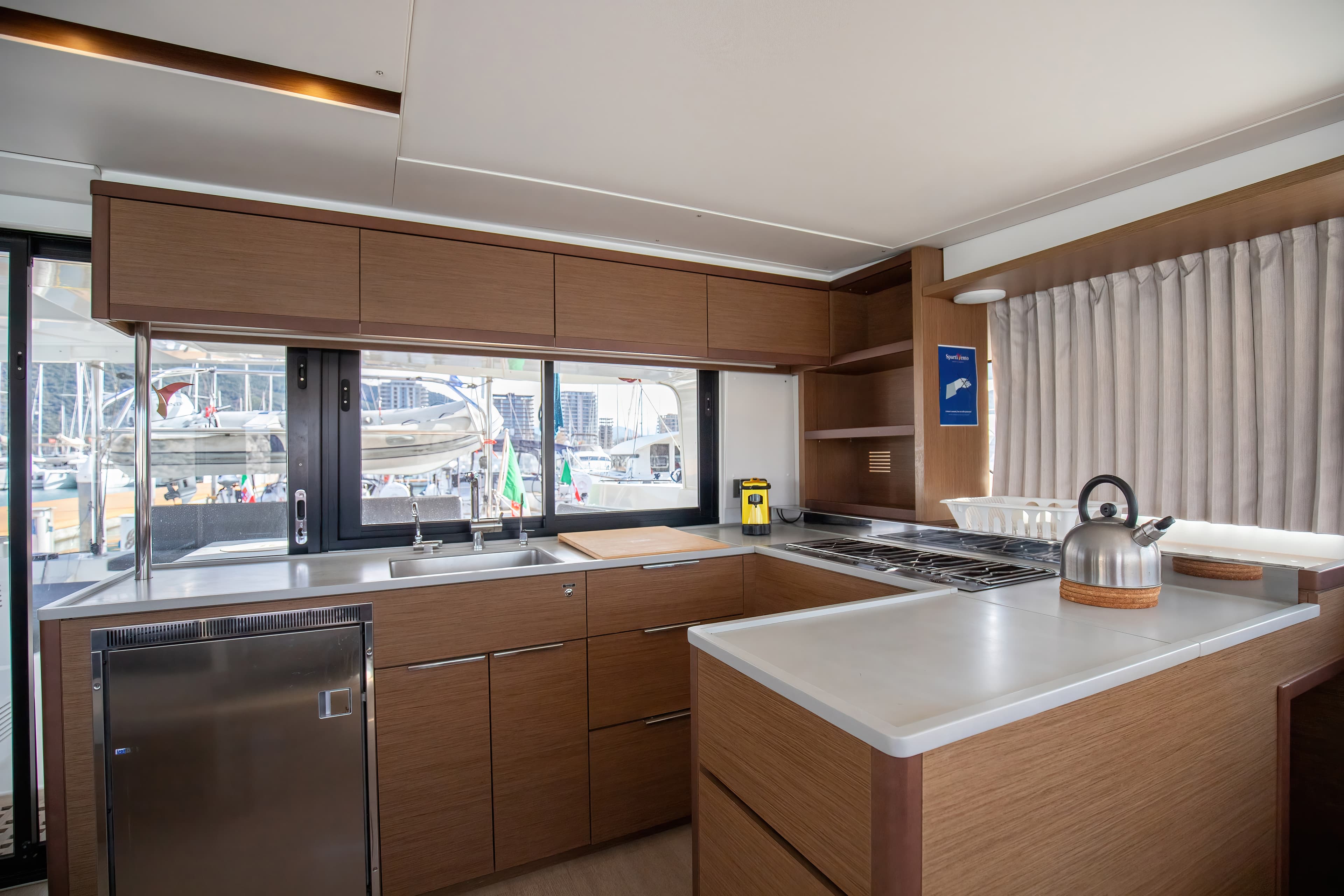 Lagoon 46  - photo 27