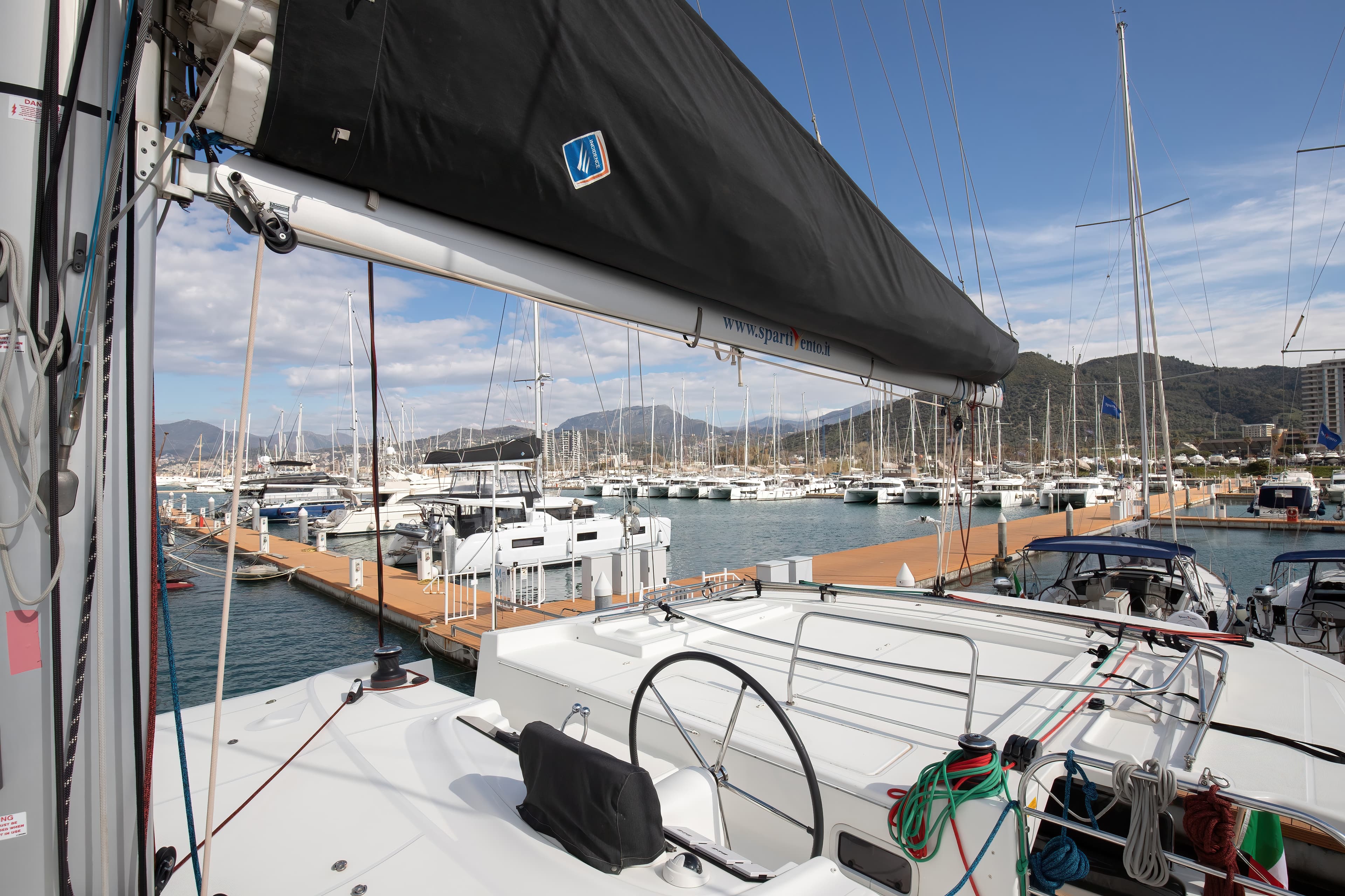 Lagoon 46  - photo 7