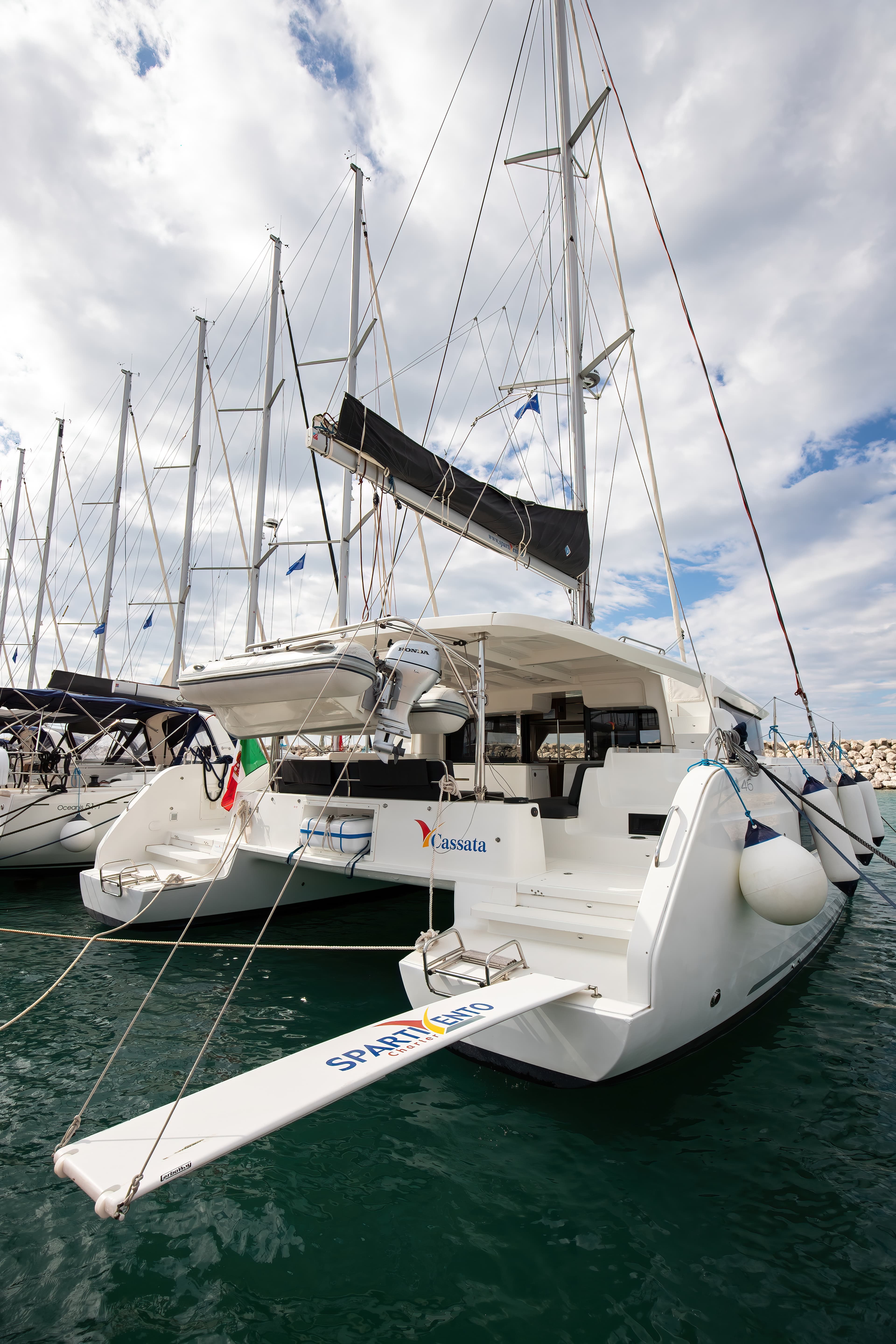 Lagoon 46  - photo 4