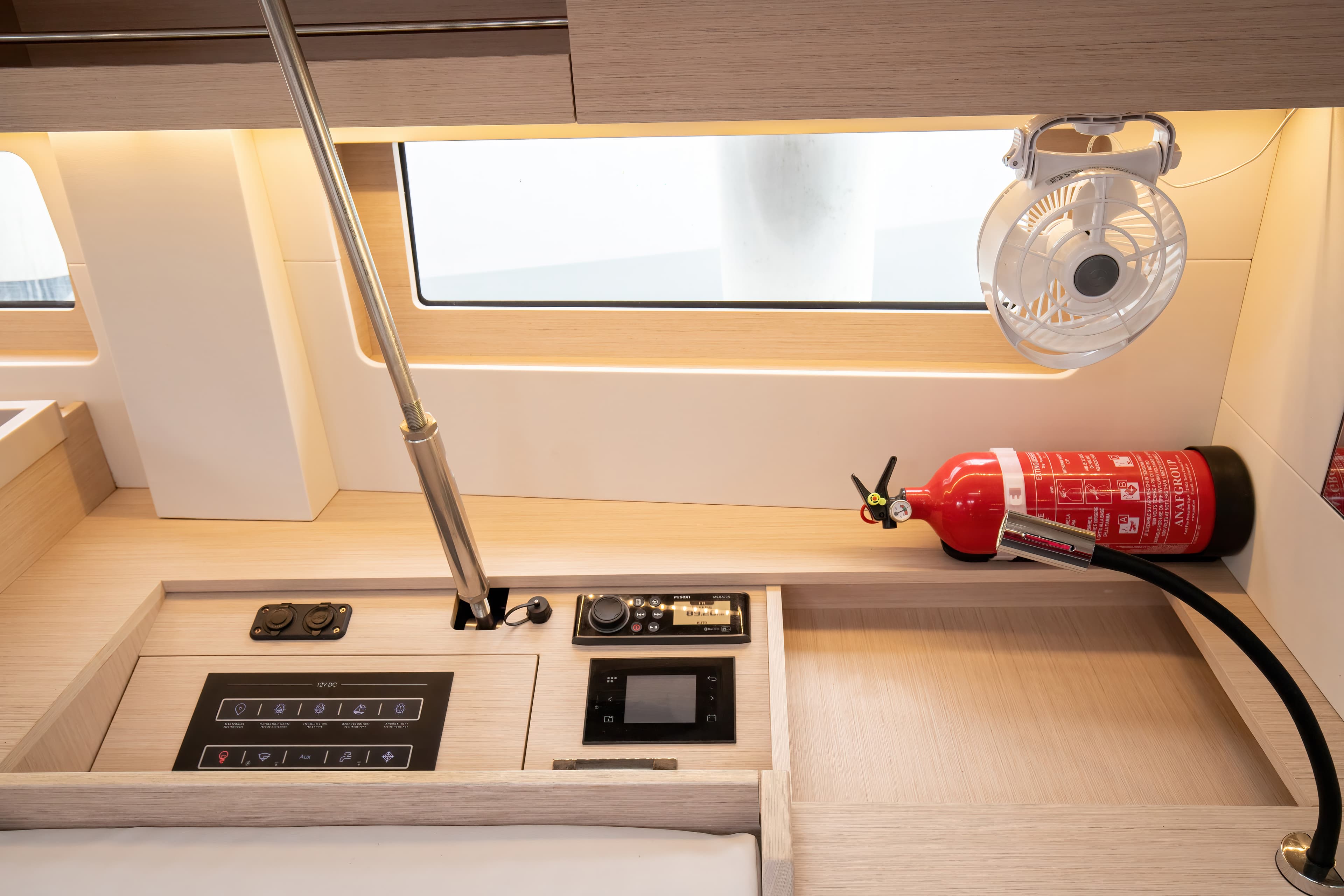 Oceanis 51.1 - photo 16