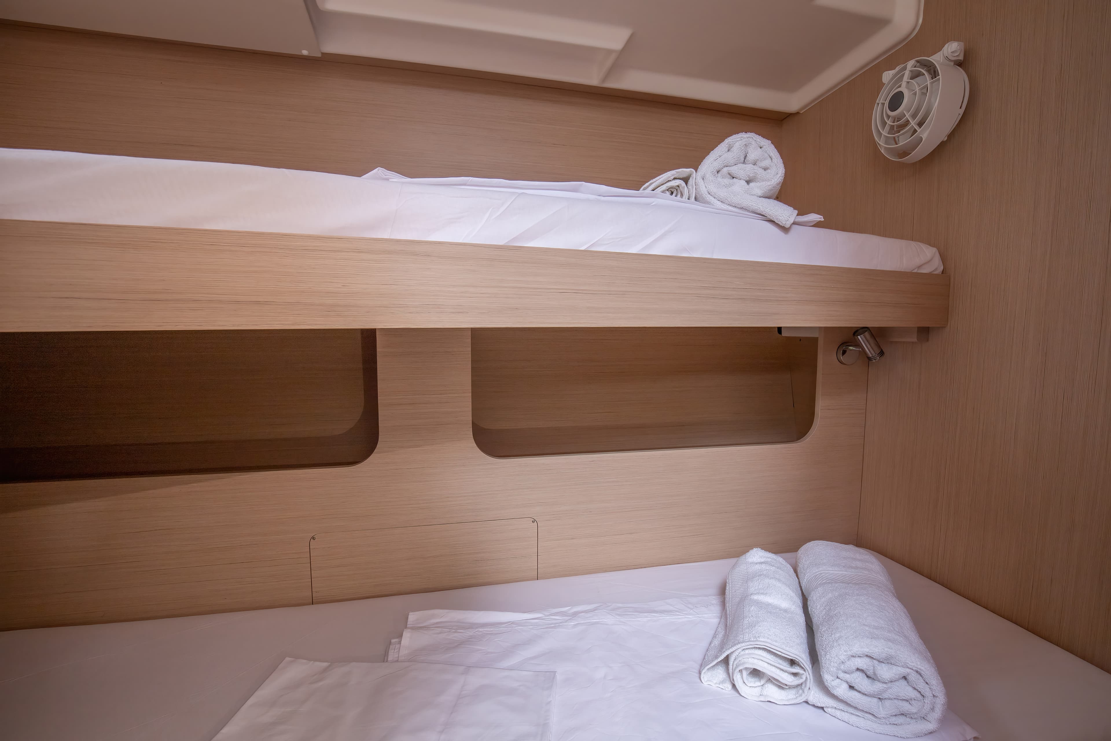 Oceanis 51.1 - photo 21