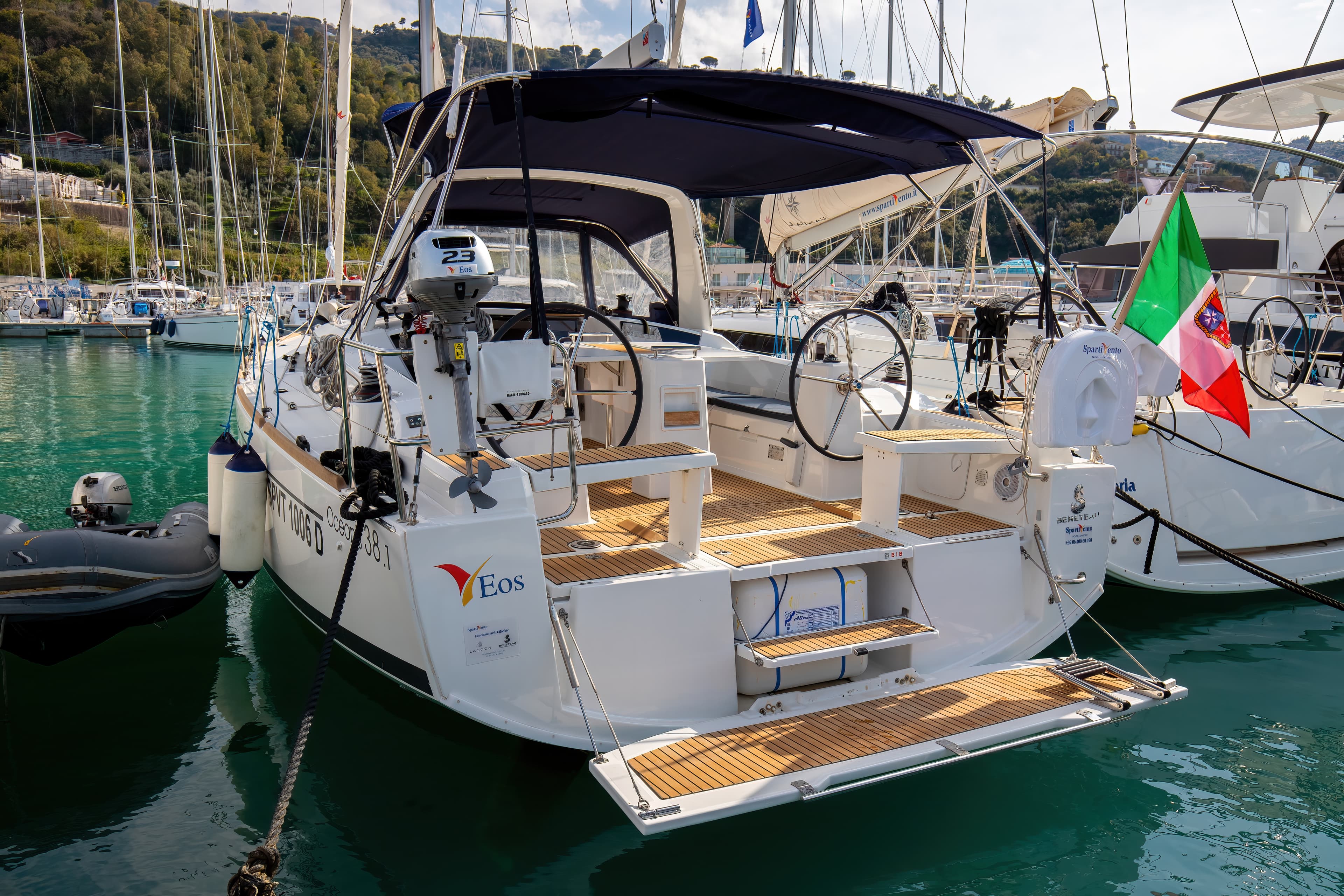 Oceanis 38.1 - photo 25