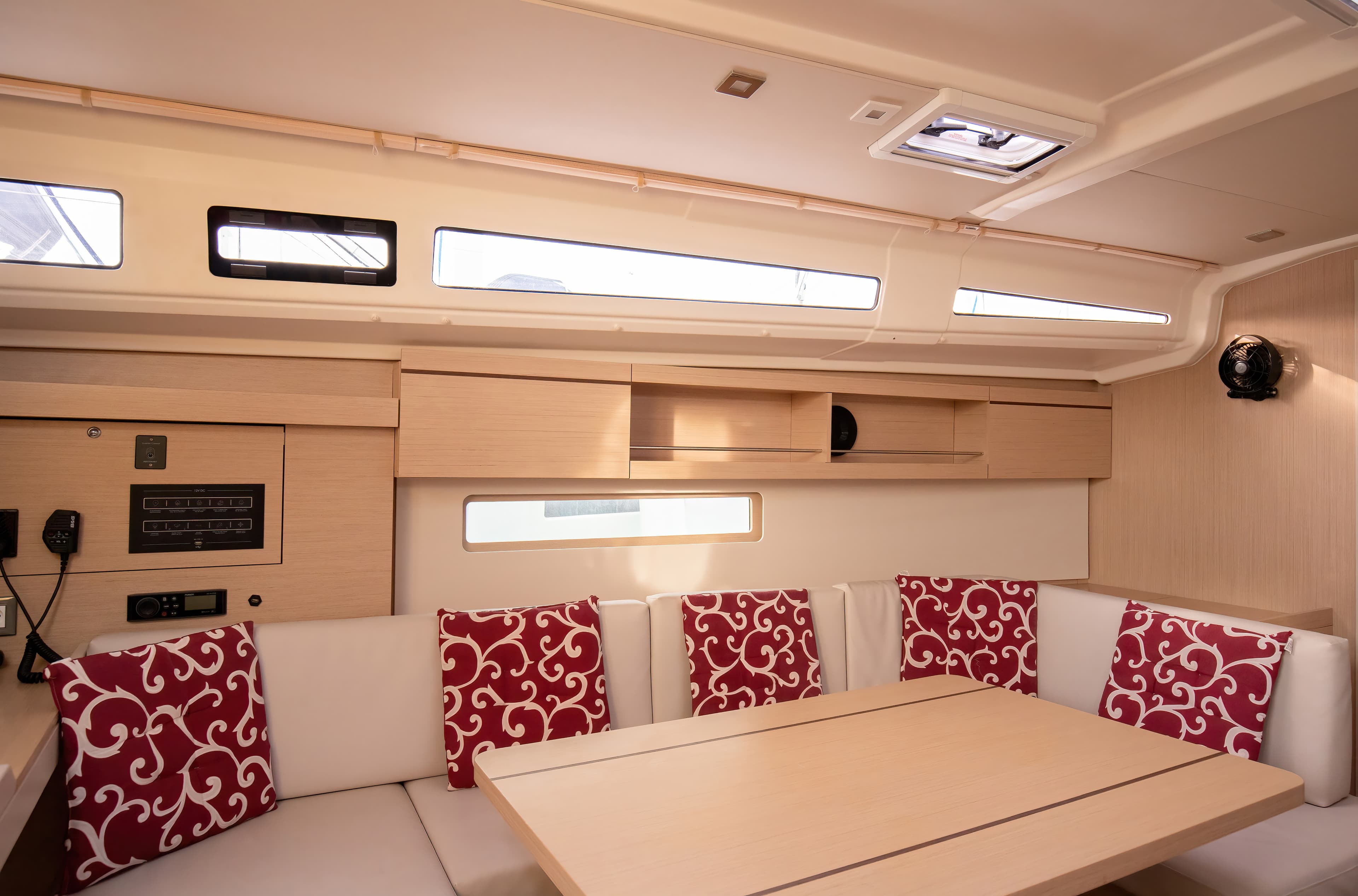 Oceanis 40.1 - photo 16