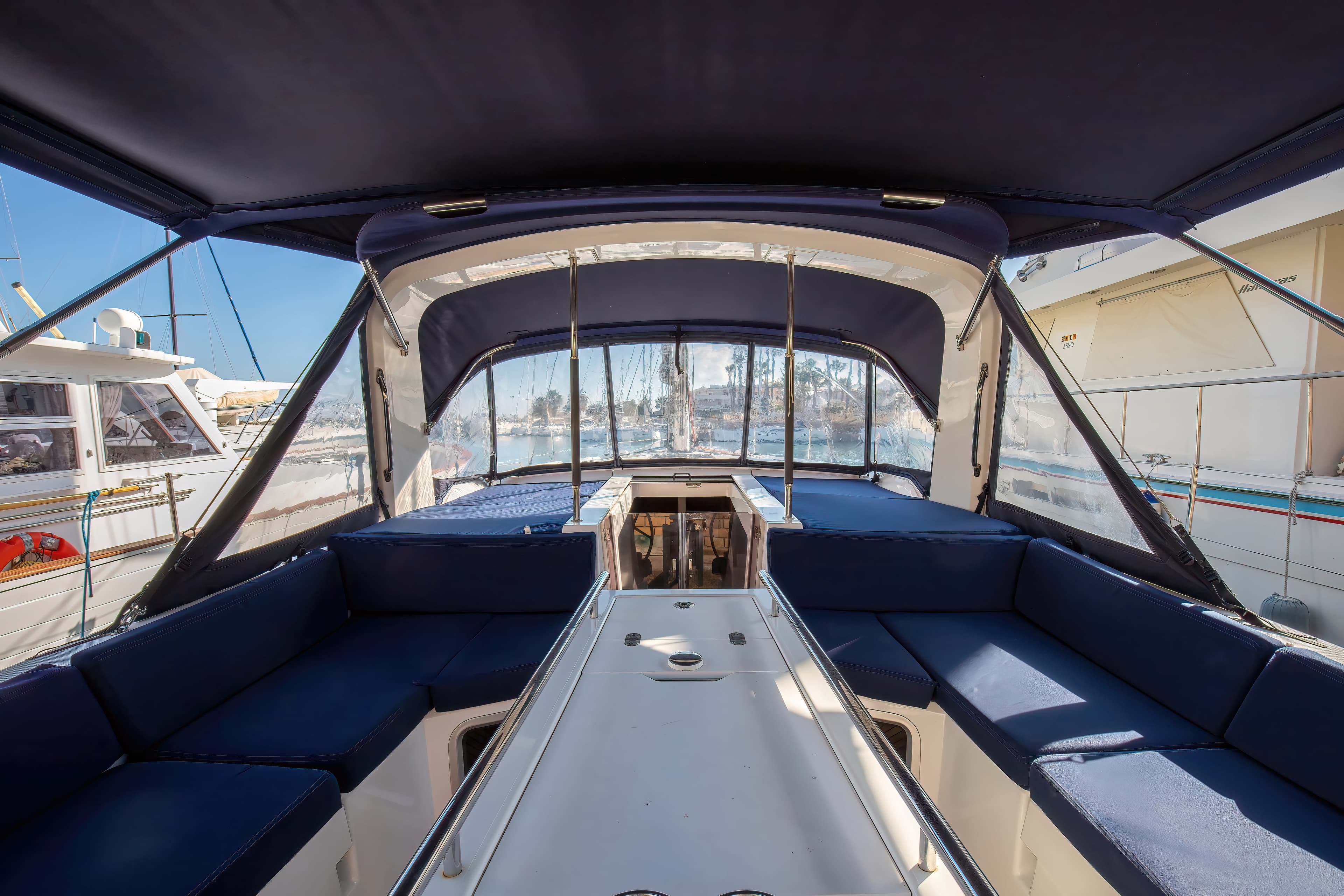 Oceanis 51.1 - photo 6