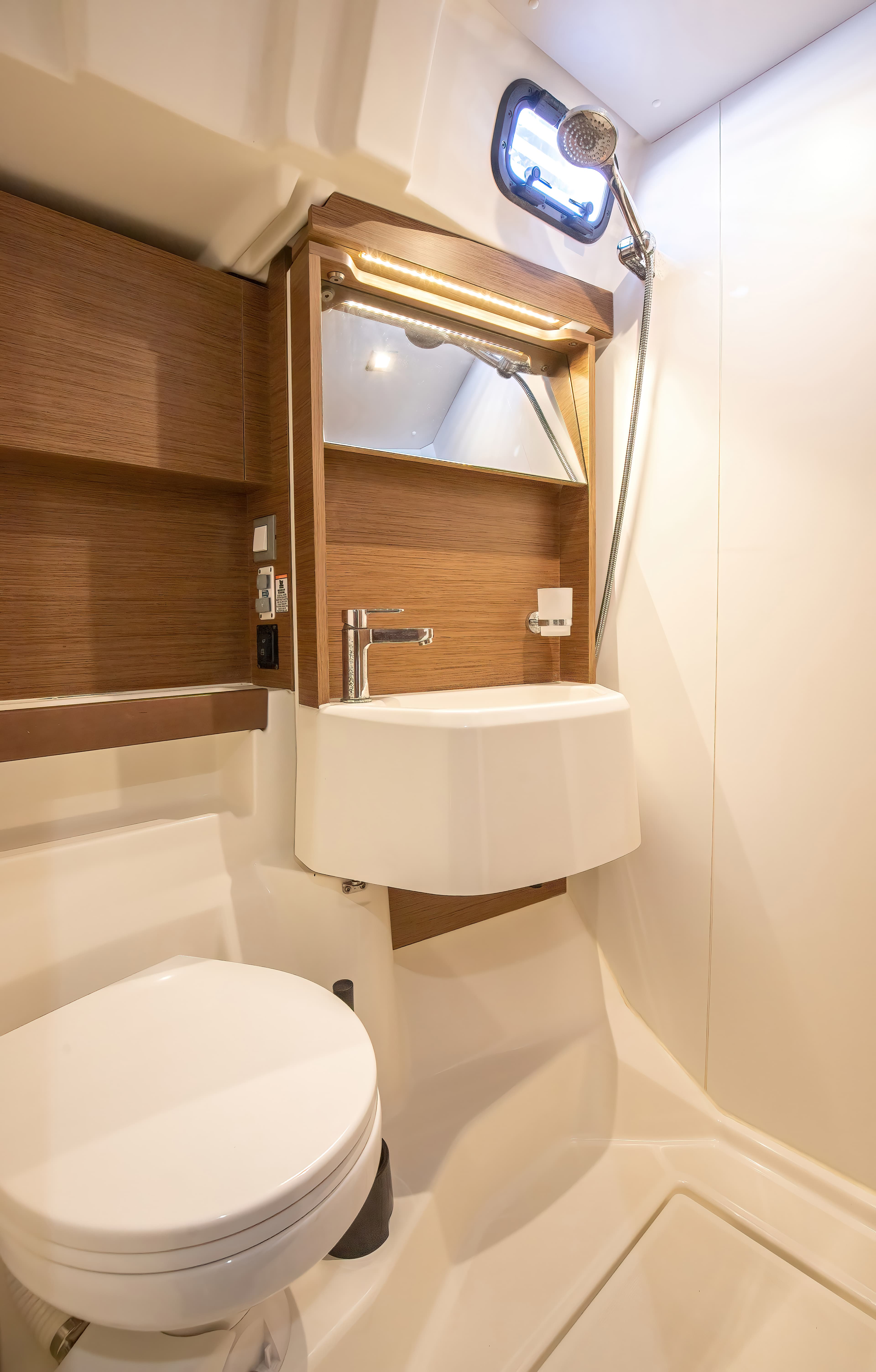 Oceanis 51.1 - photo 18