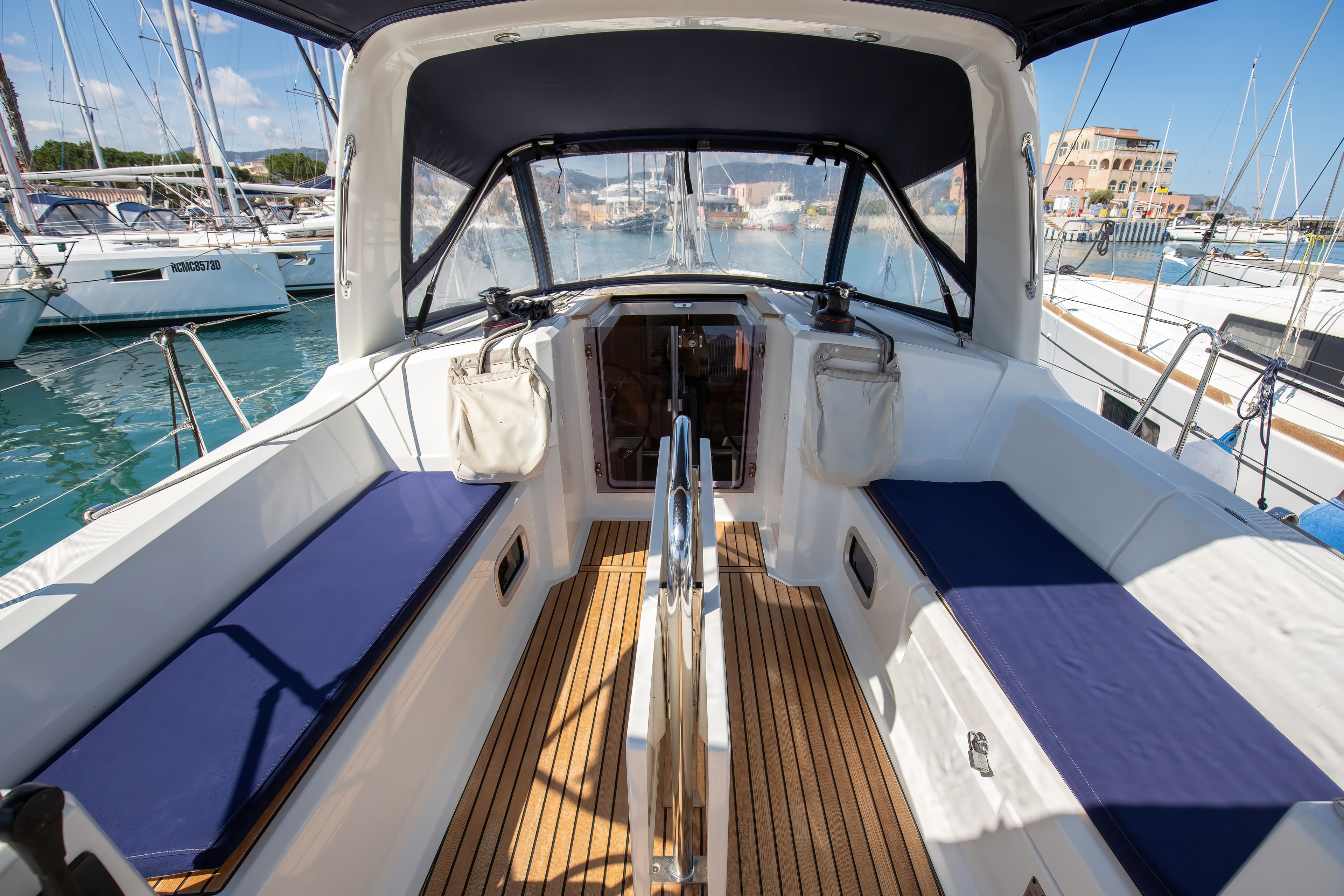 Oceanis 35.1 - photo 18