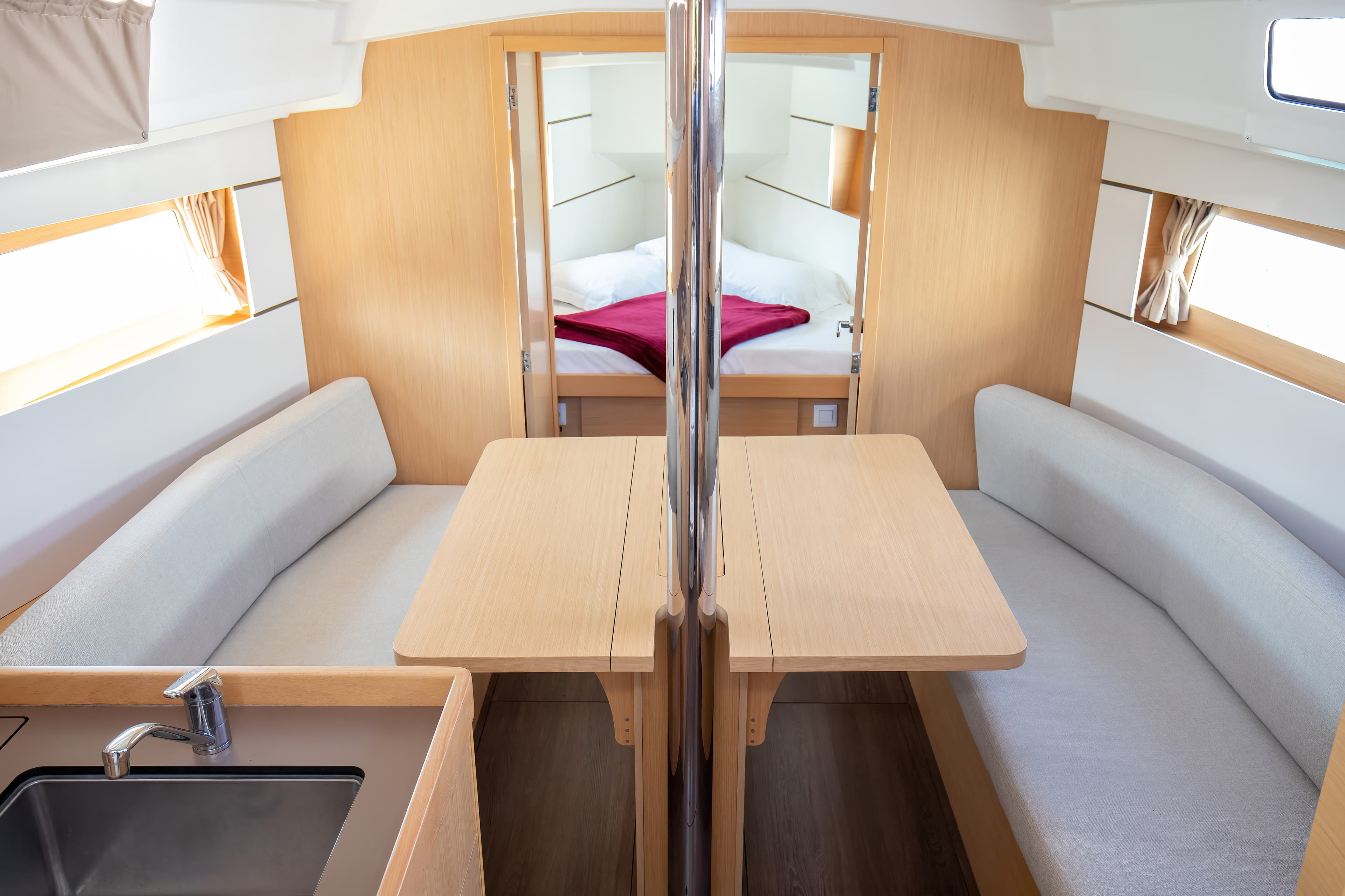 Oceanis 35.1 - photo 8