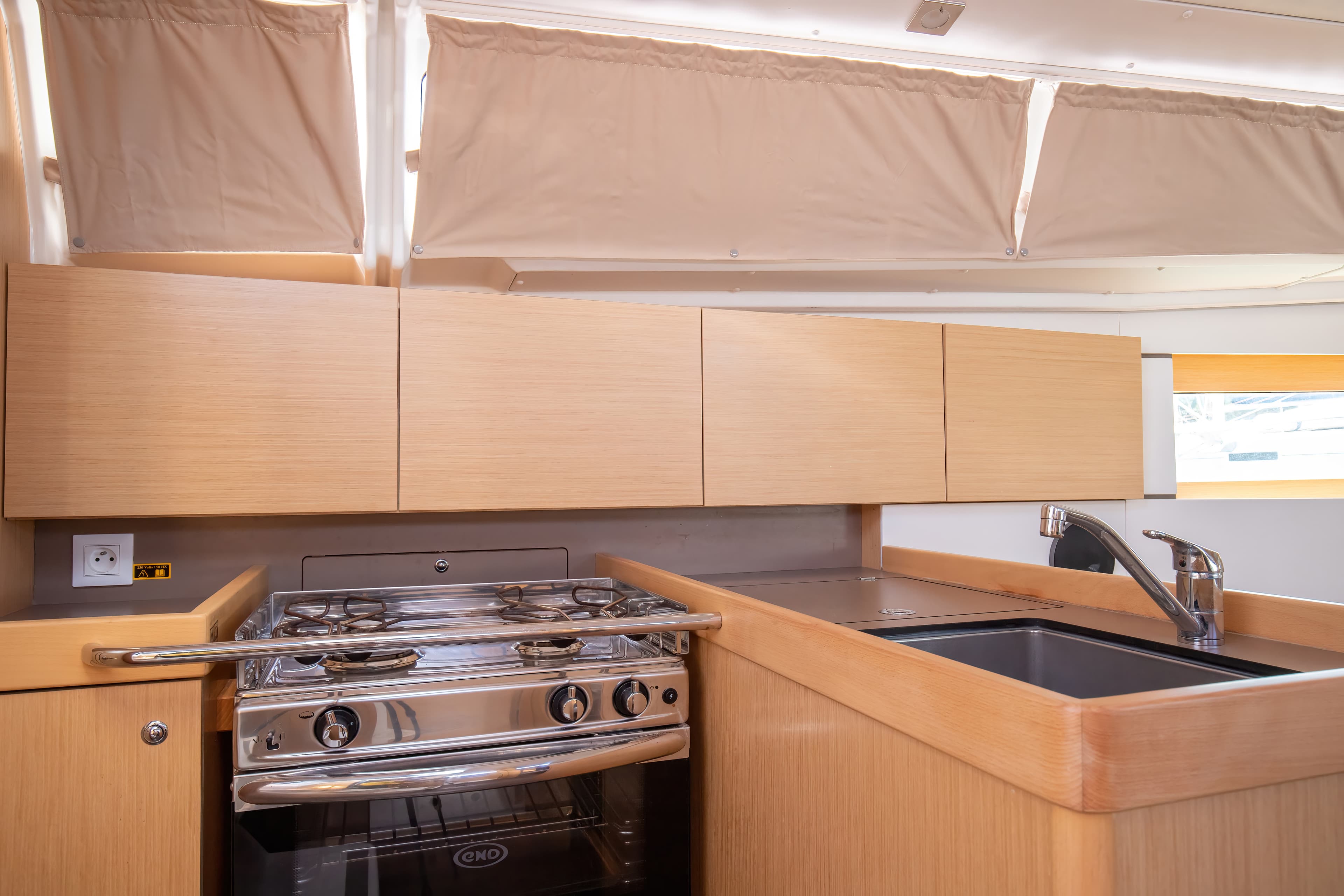 Oceanis 35.1 - photo 12