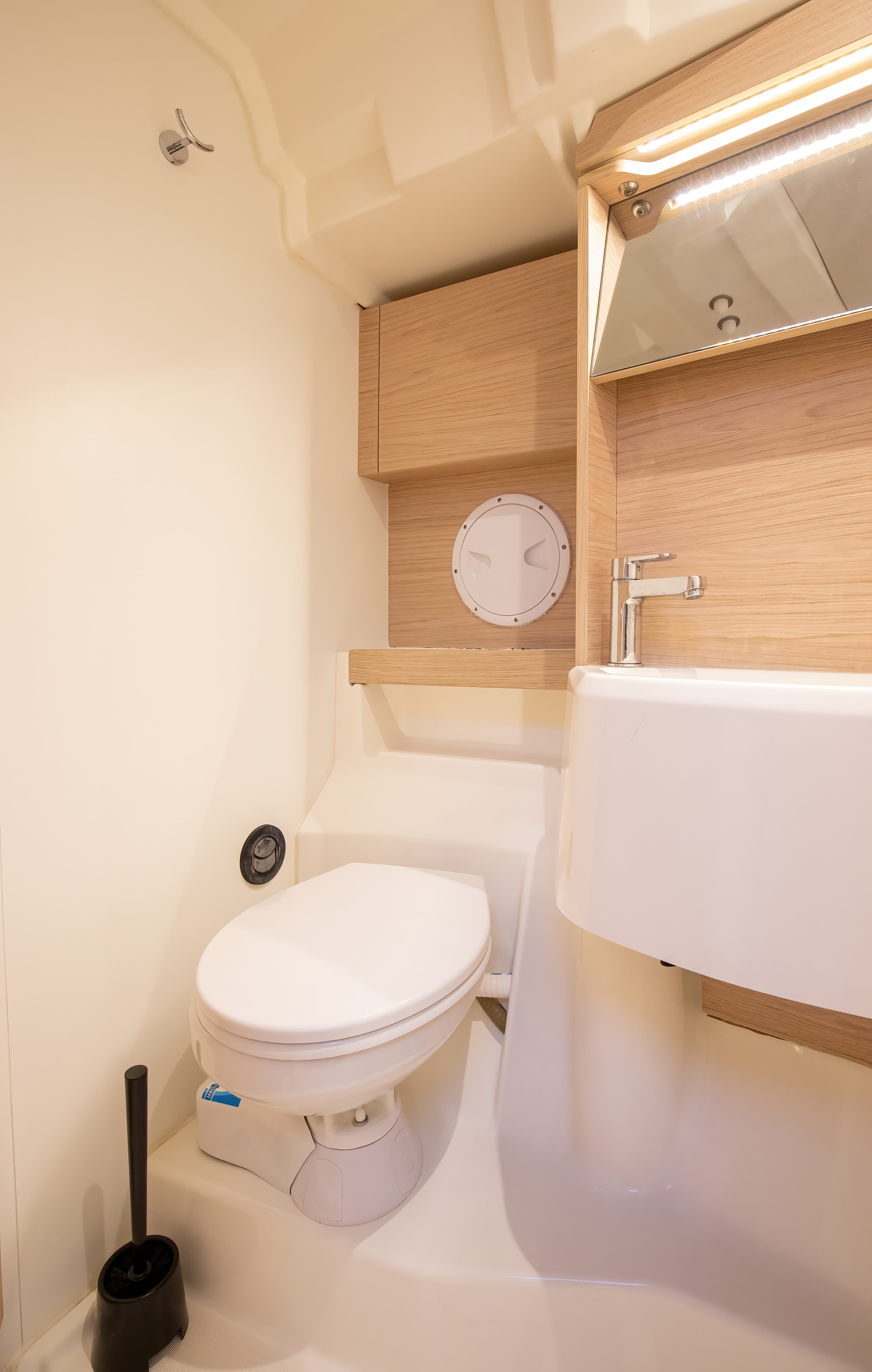 Oceanis 51.1 - photo 35