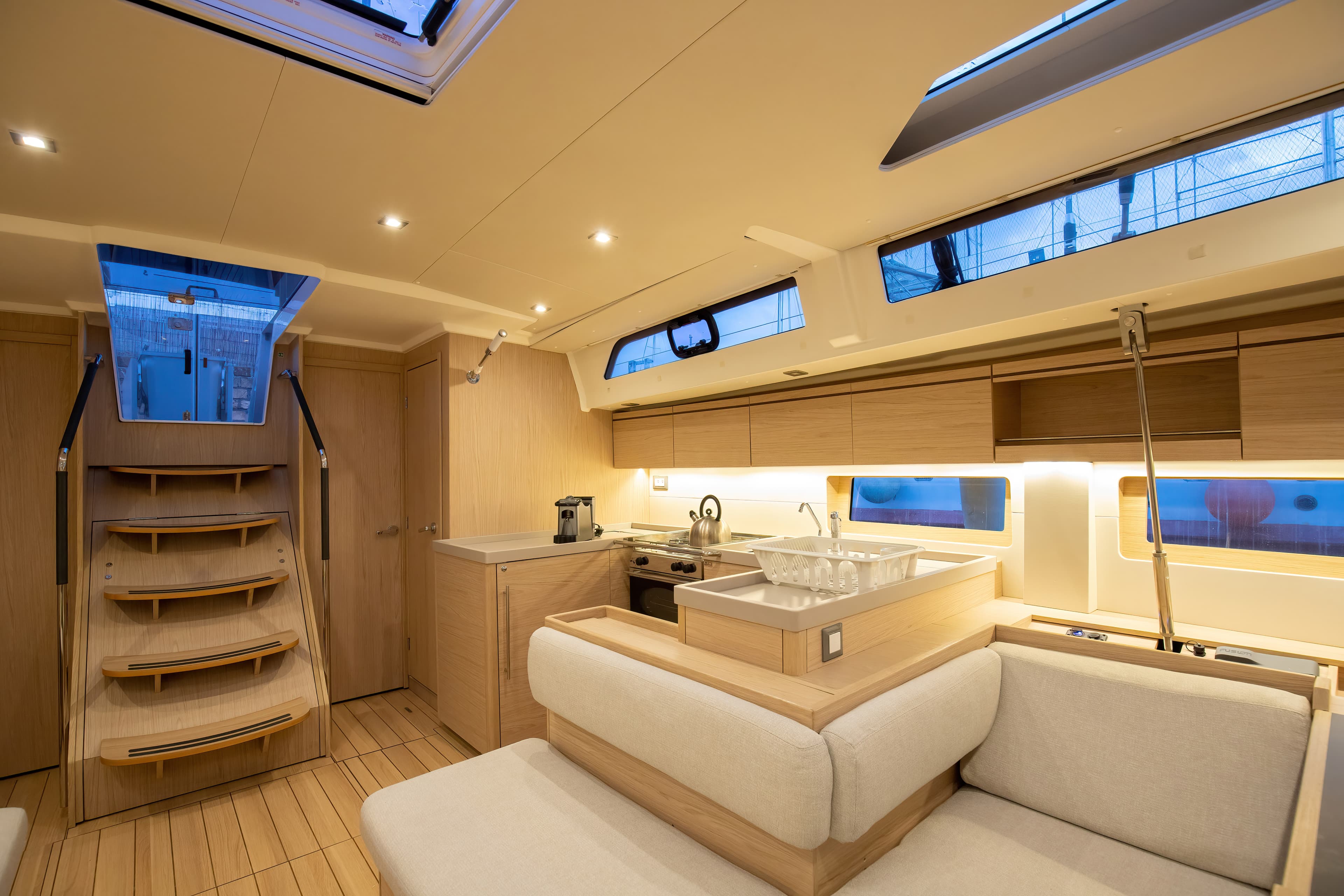 Oceanis 51.1 - photo 22