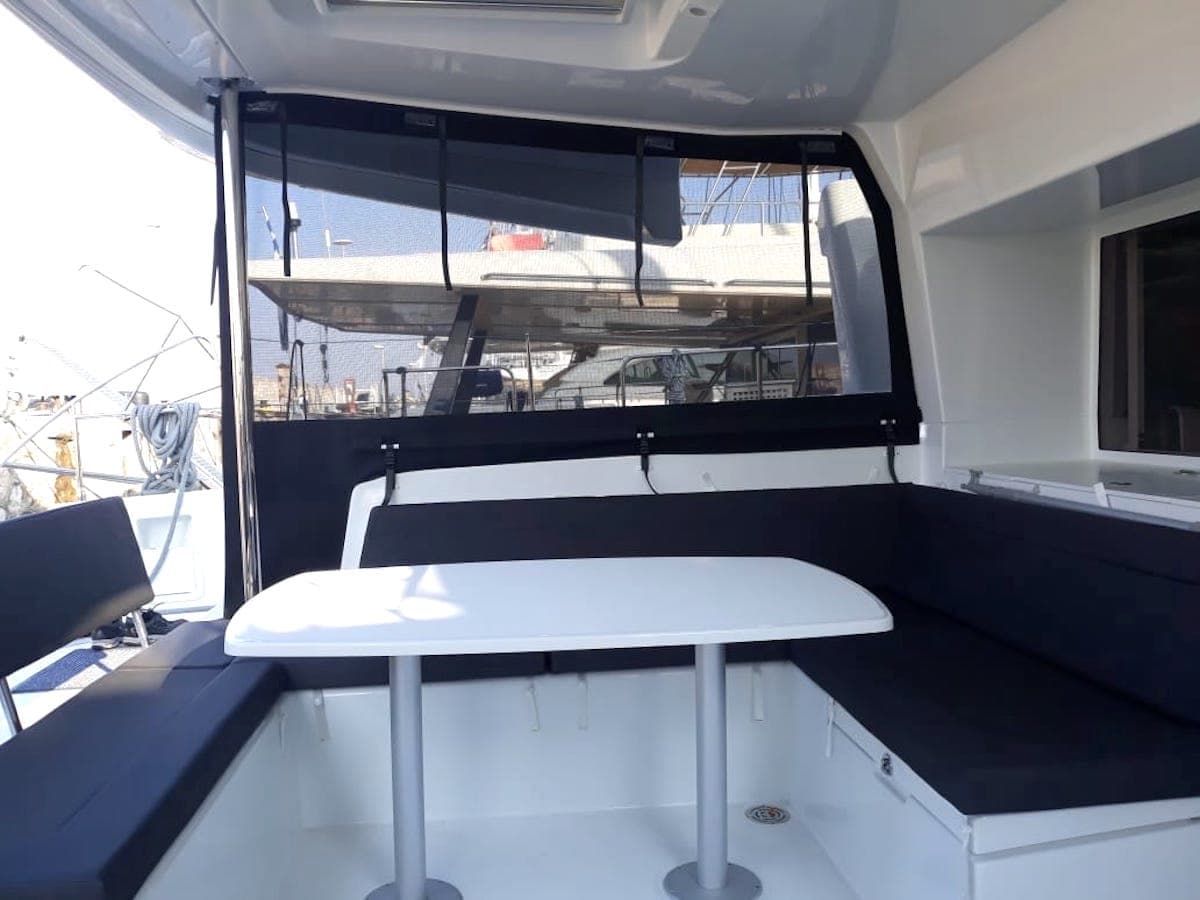 Lagoon 450 Fly - photo 15