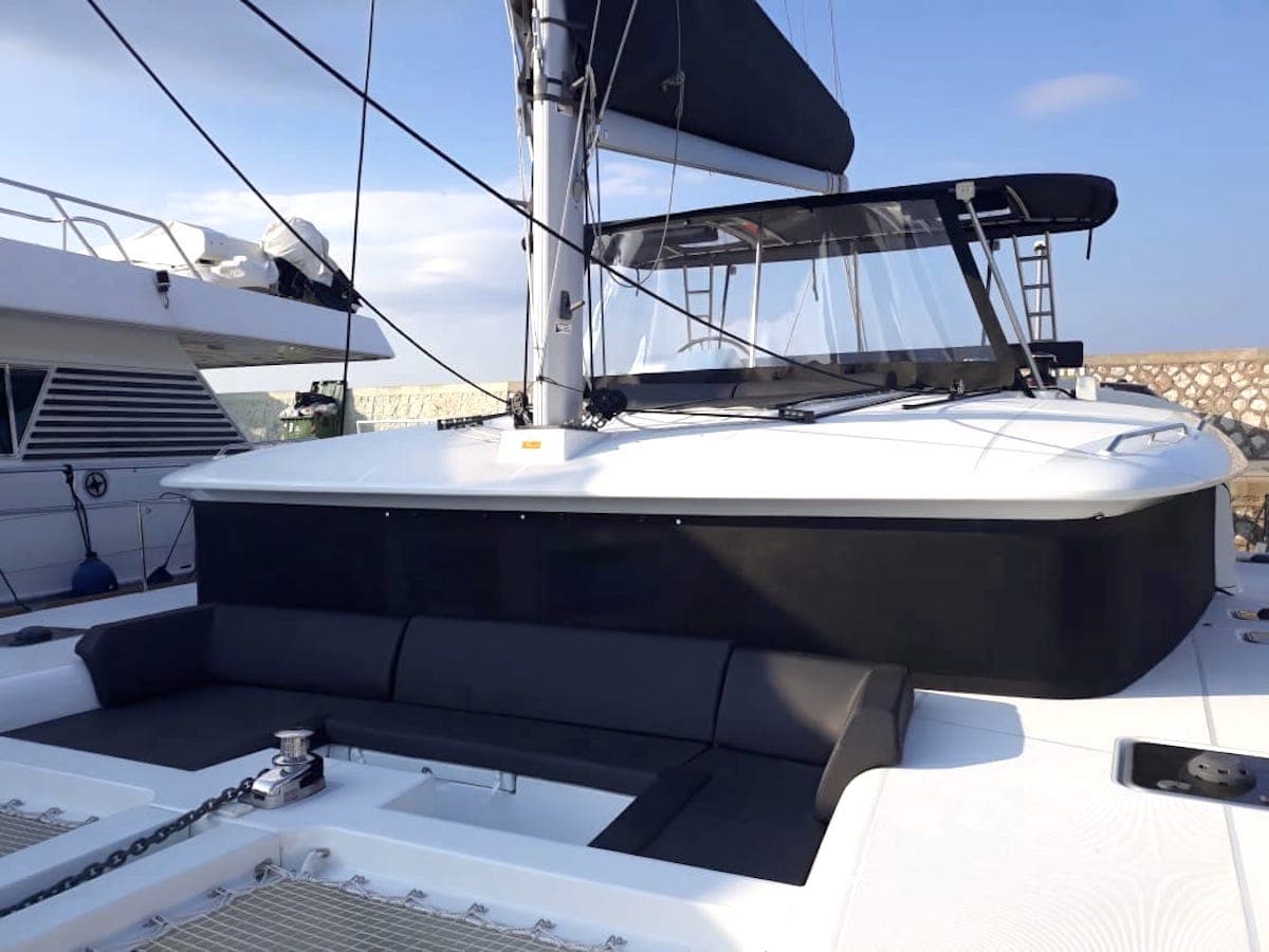 Lagoon 450 Fly - photo 4