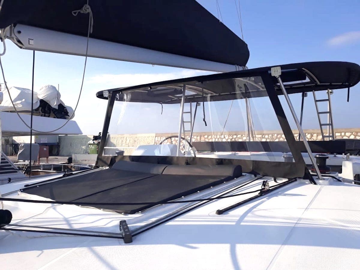 Lagoon 450 Fly - photo 11