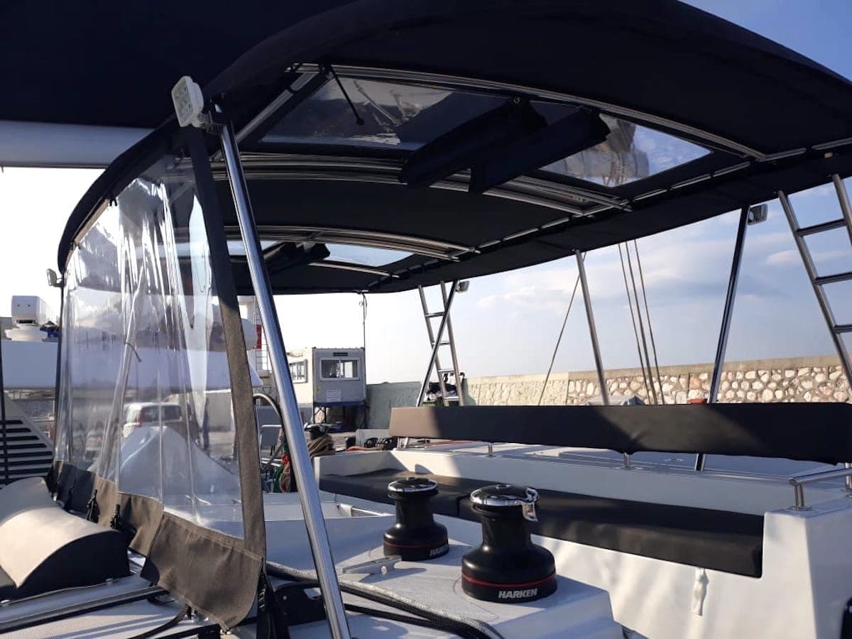 Lagoon 450 Fly - photo 5