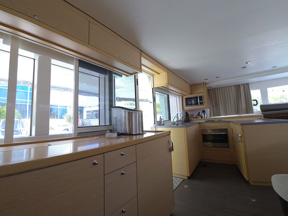 Lagoon 450 Fly - photo 13